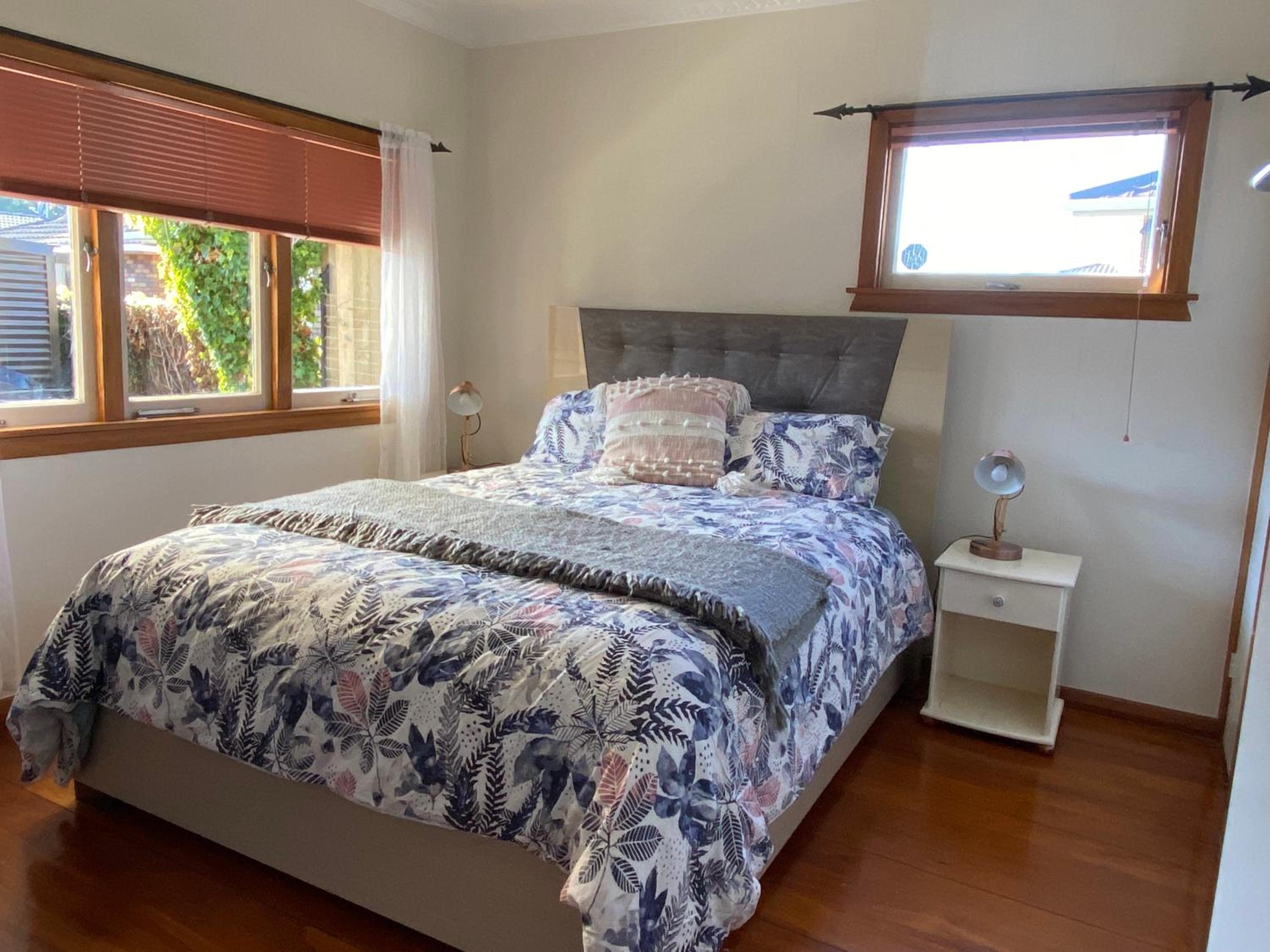 Central City Art Deco 2 bedroom House view 4