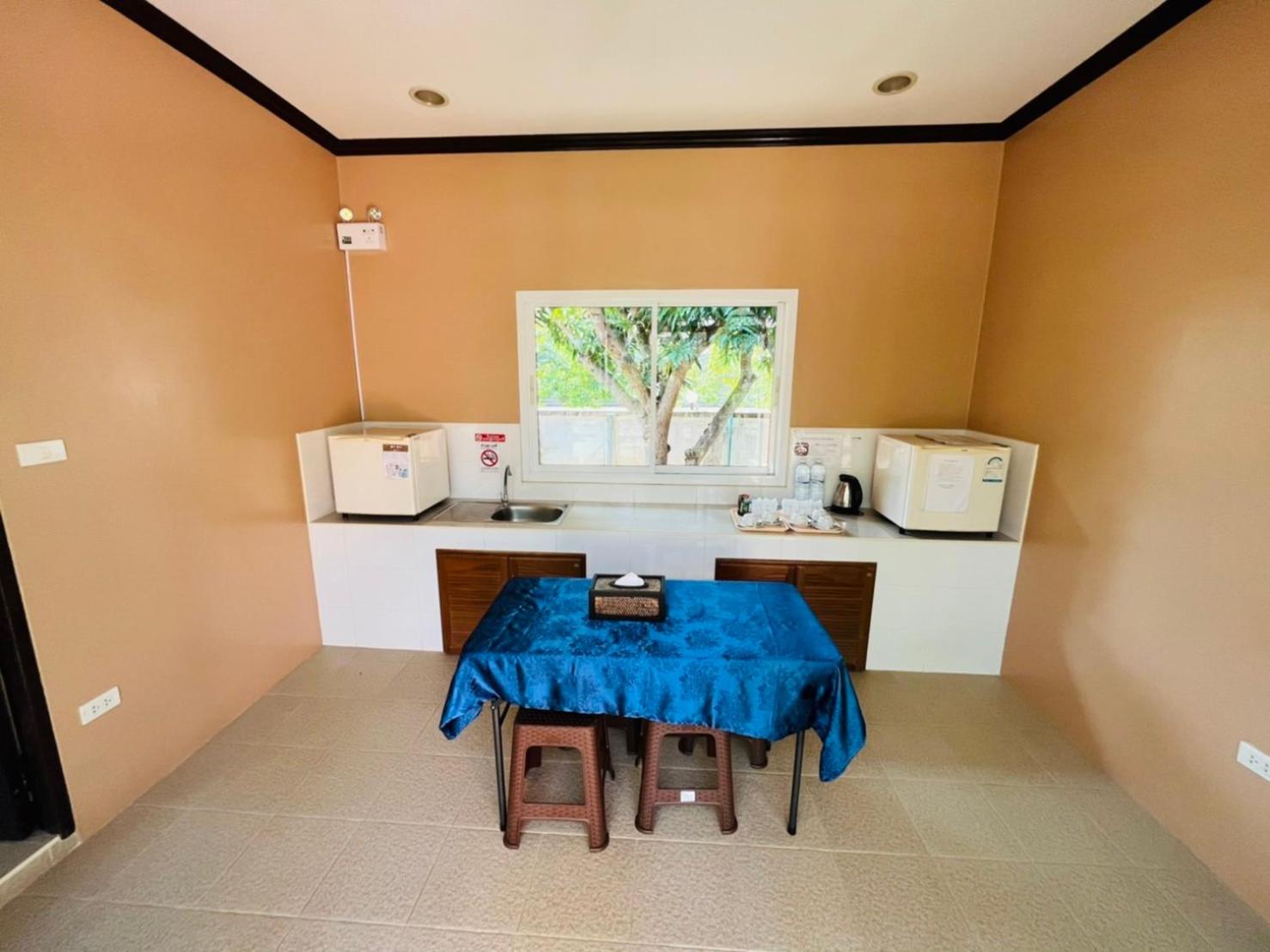 Baan Faa Talaychan Resort