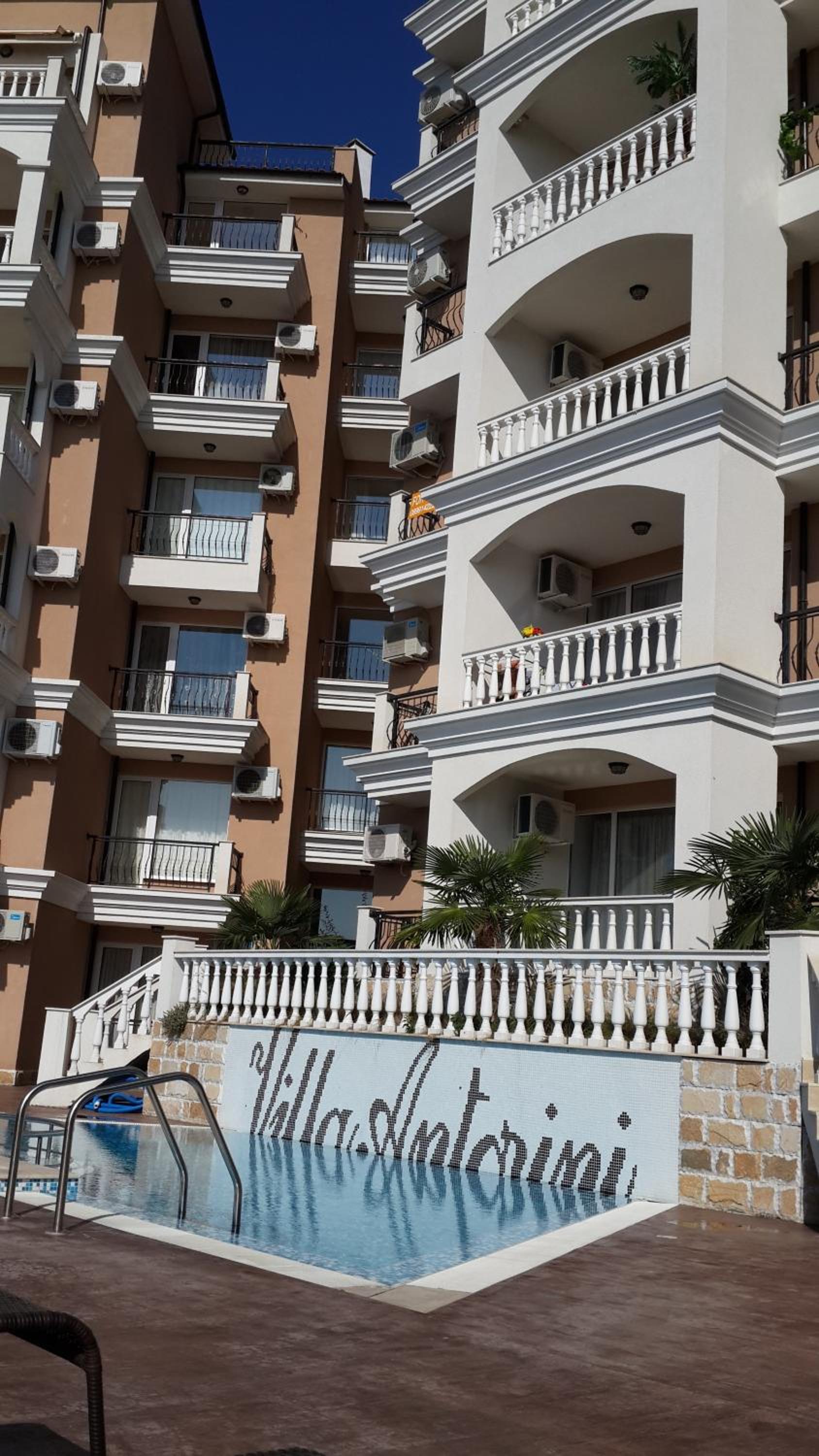 Antorini Apartments