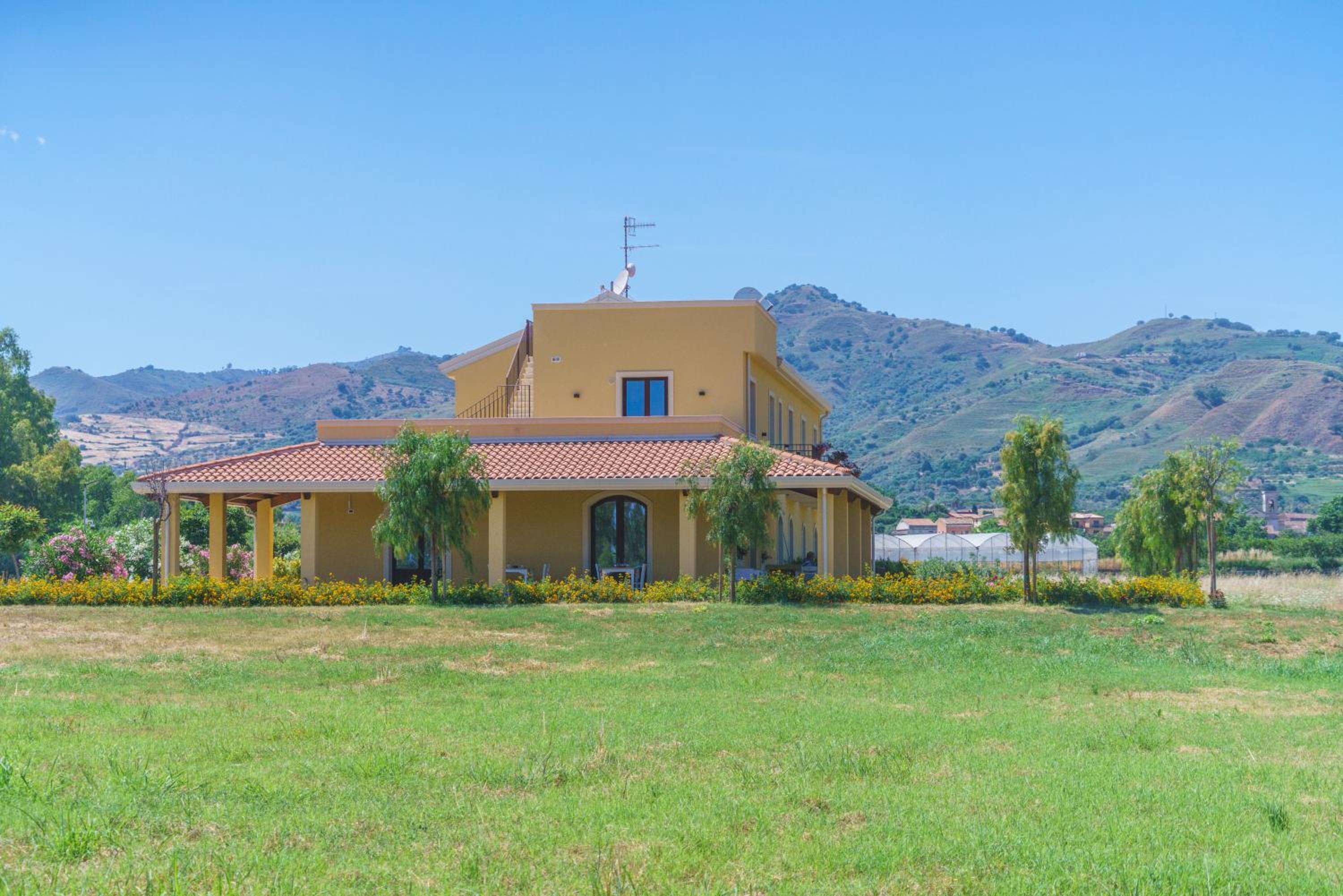 Hotel Minissale Farmhouse - Image 1