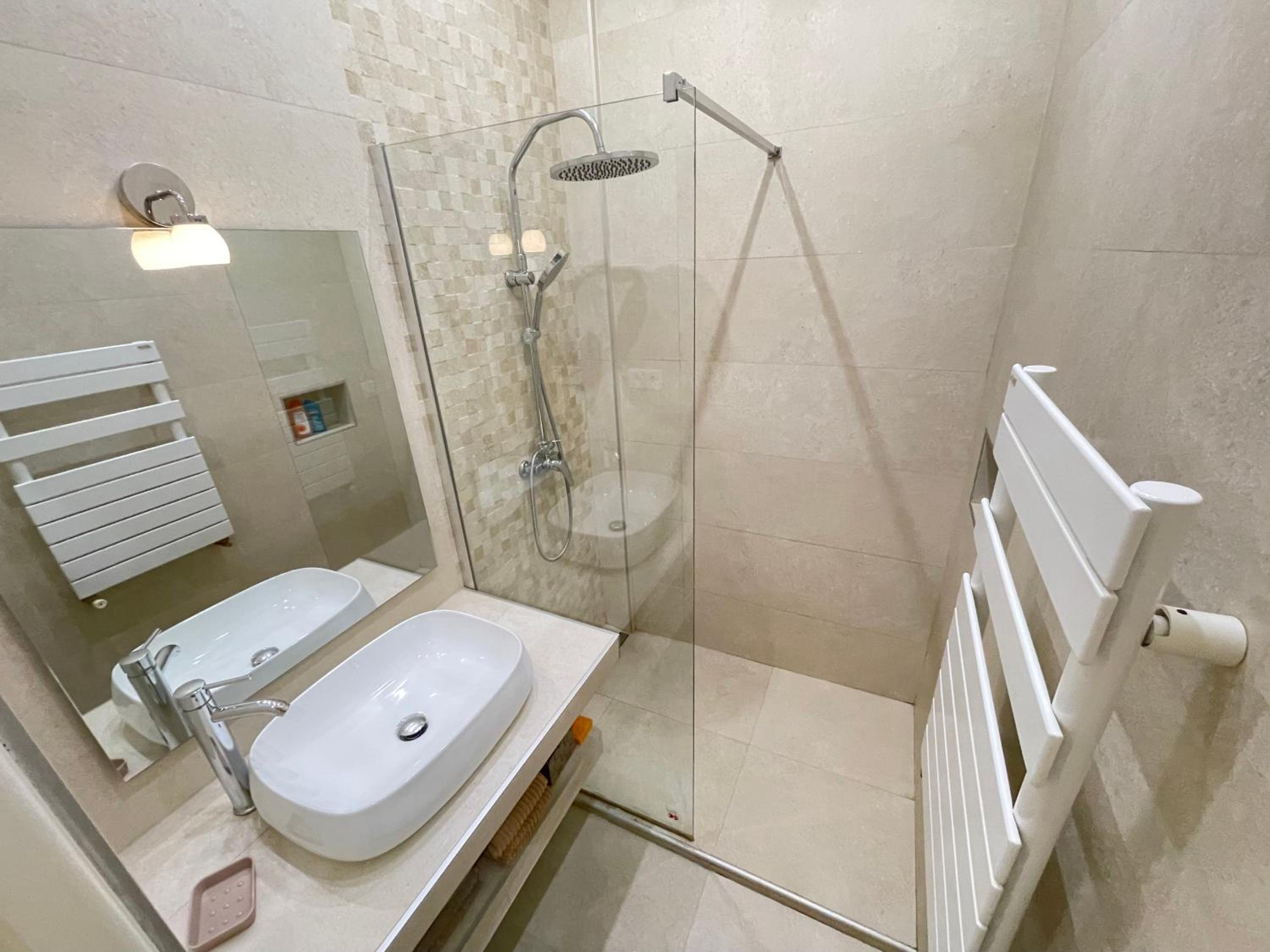 Nice Renting - Penchienatti - Spacious Apartment - 2 BedRooms - King Bed - View Heart of Nice photo 4