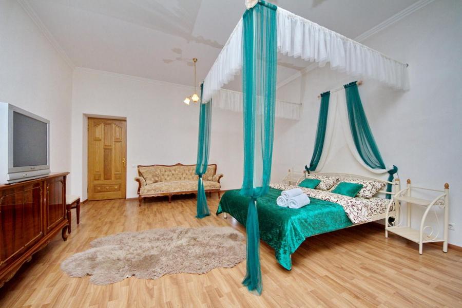 Apartments on Besarabka view 3