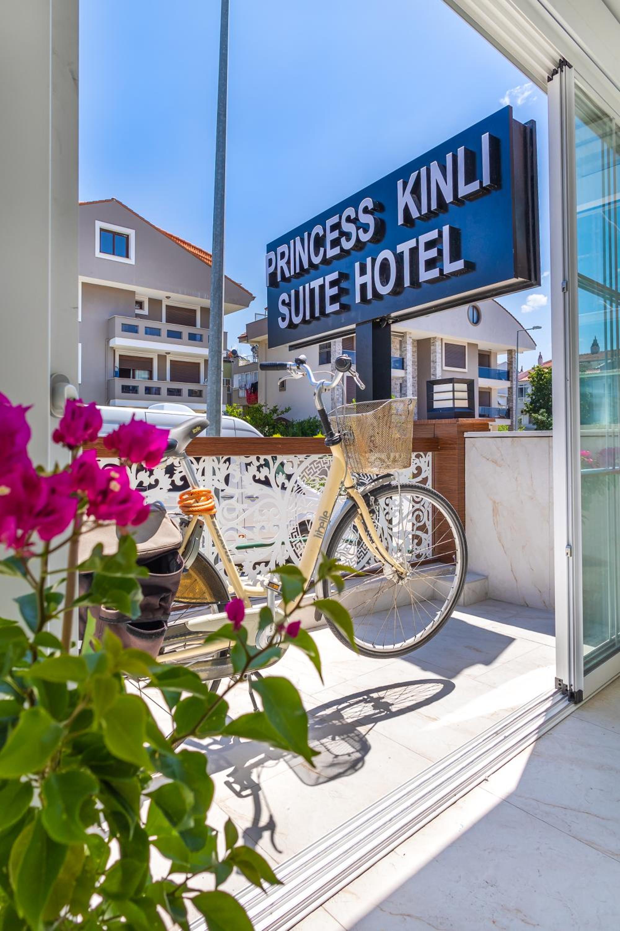 Princess Kinli Suites Hotel - Image 9