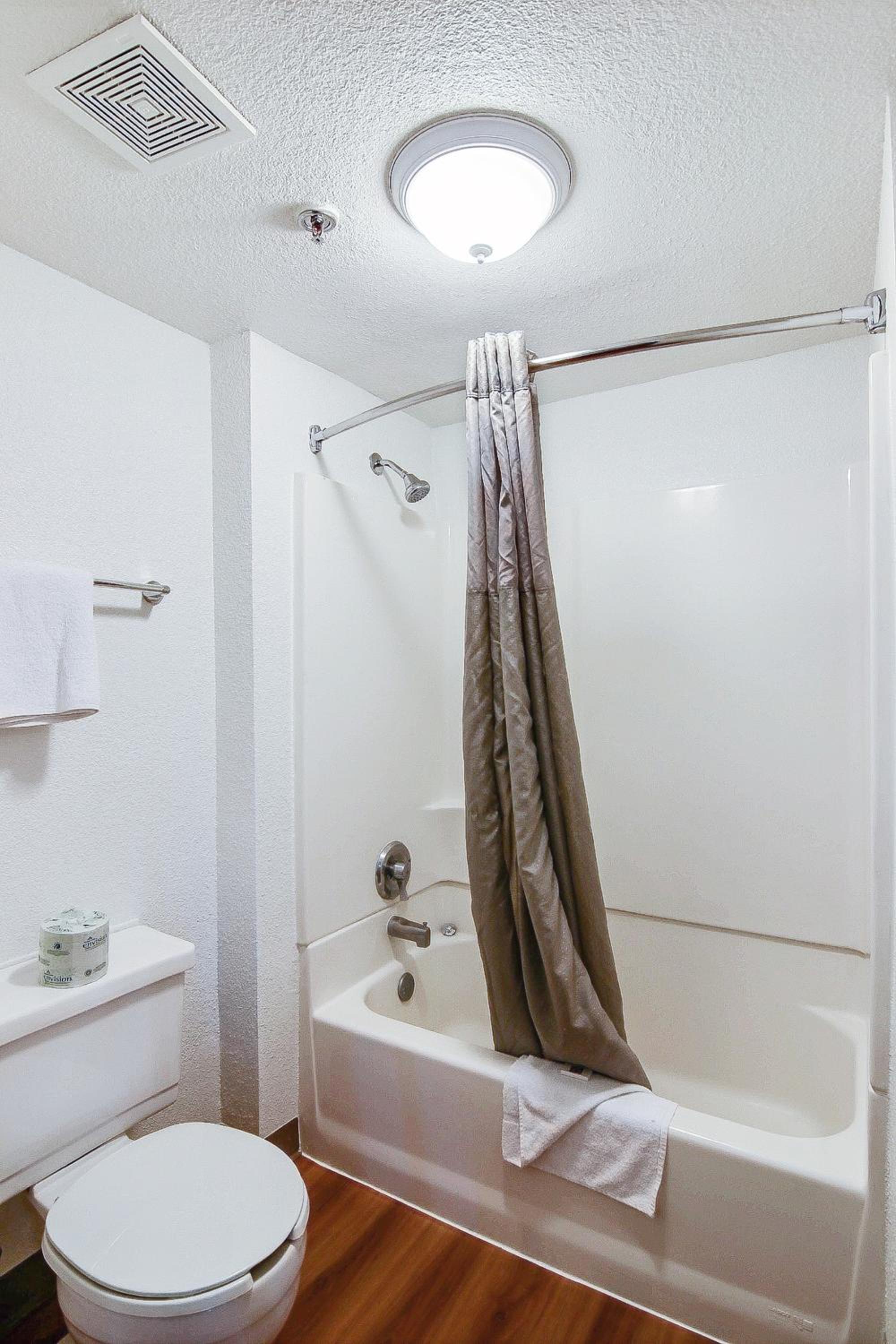 Ventura Vacations - Motel 6-Ventura, CA - South - Property Image 15