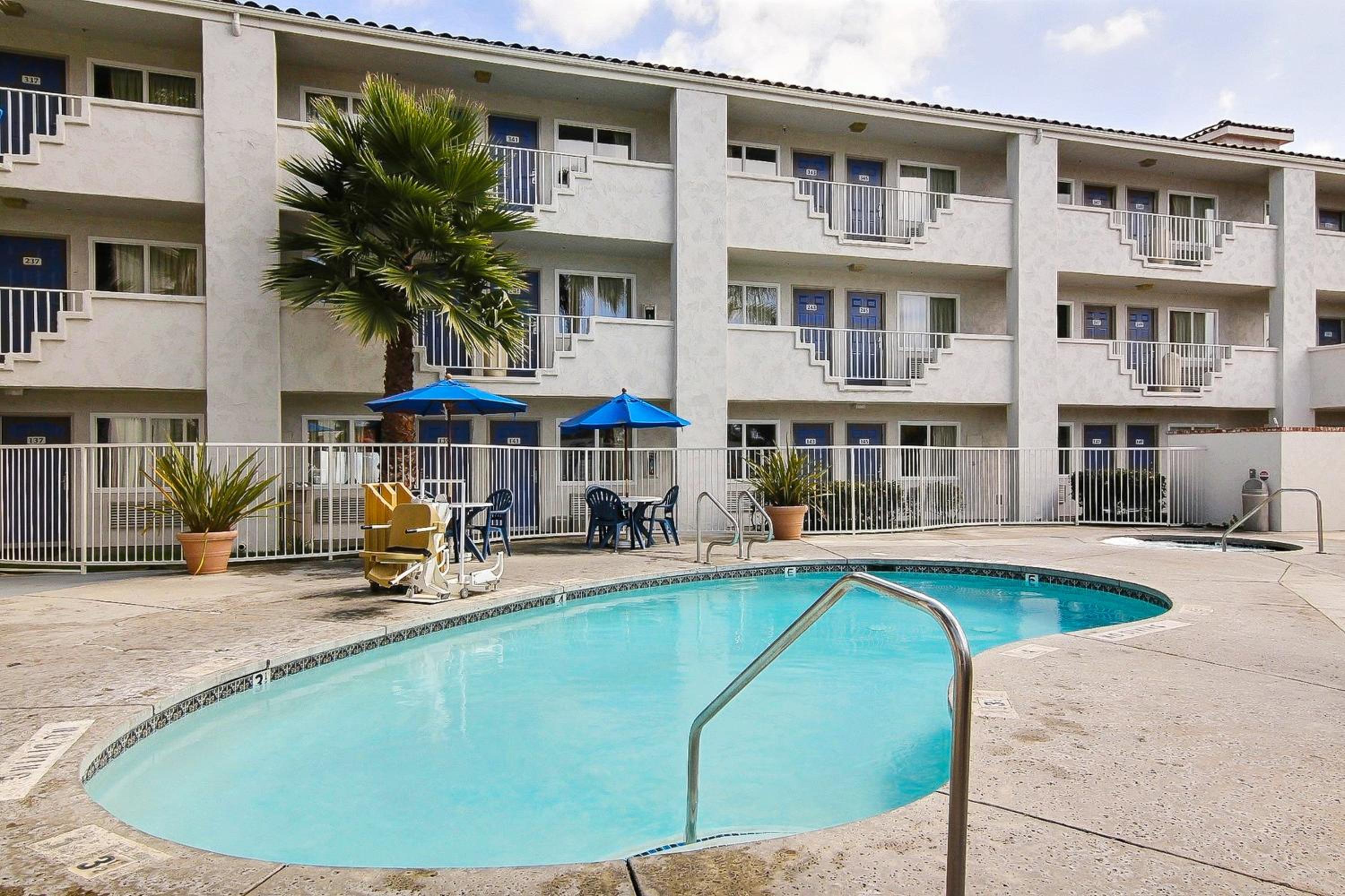 Ventura Vacations - Motel 6-Ventura, CA - South - Property Image 7