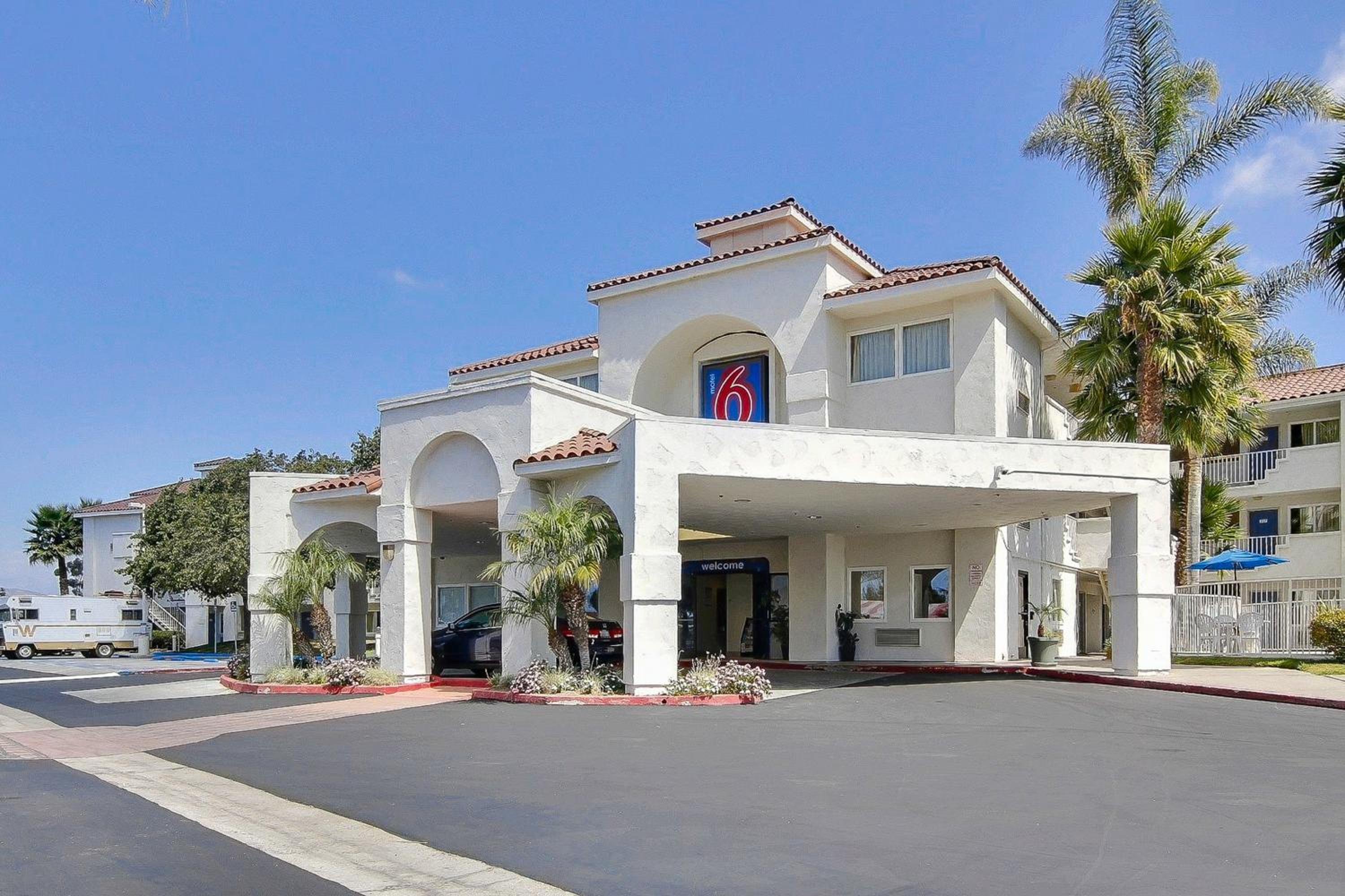Ventura Vacations - Motel 6-Ventura, CA - South - Property Image 21