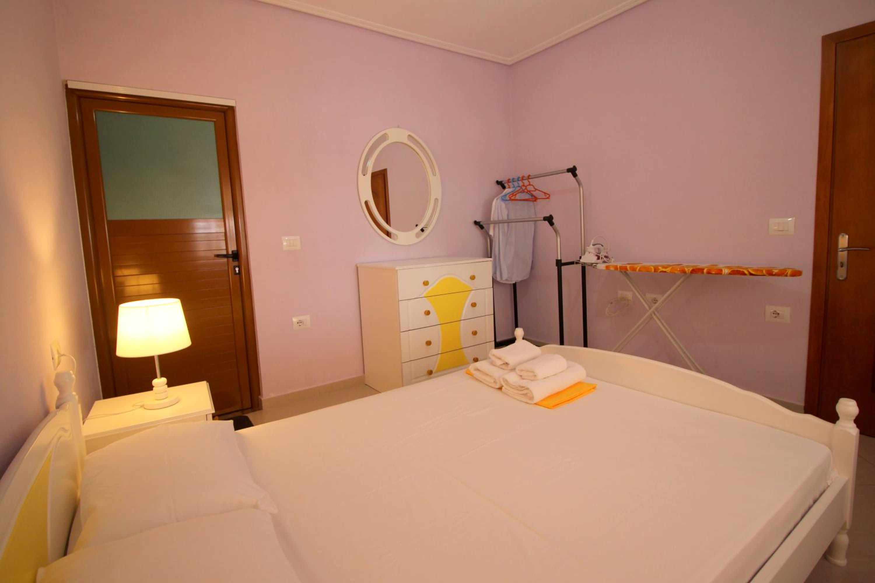 VILLA 24 Sarandë
