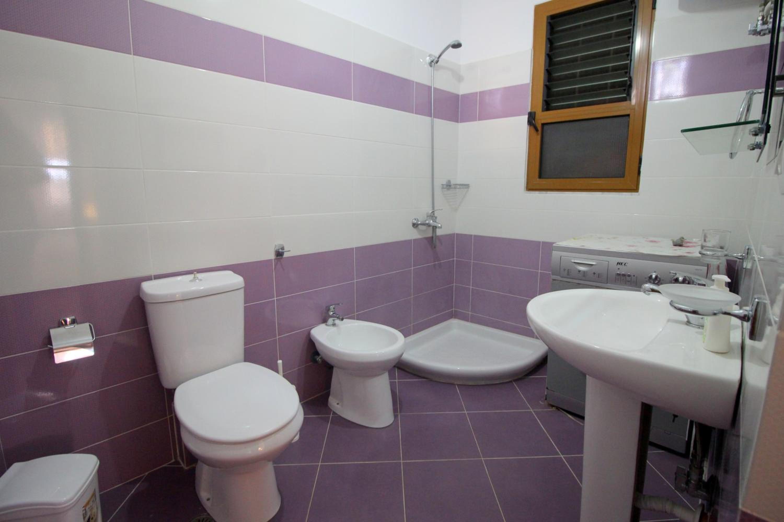 VILLA 24 Sarandë