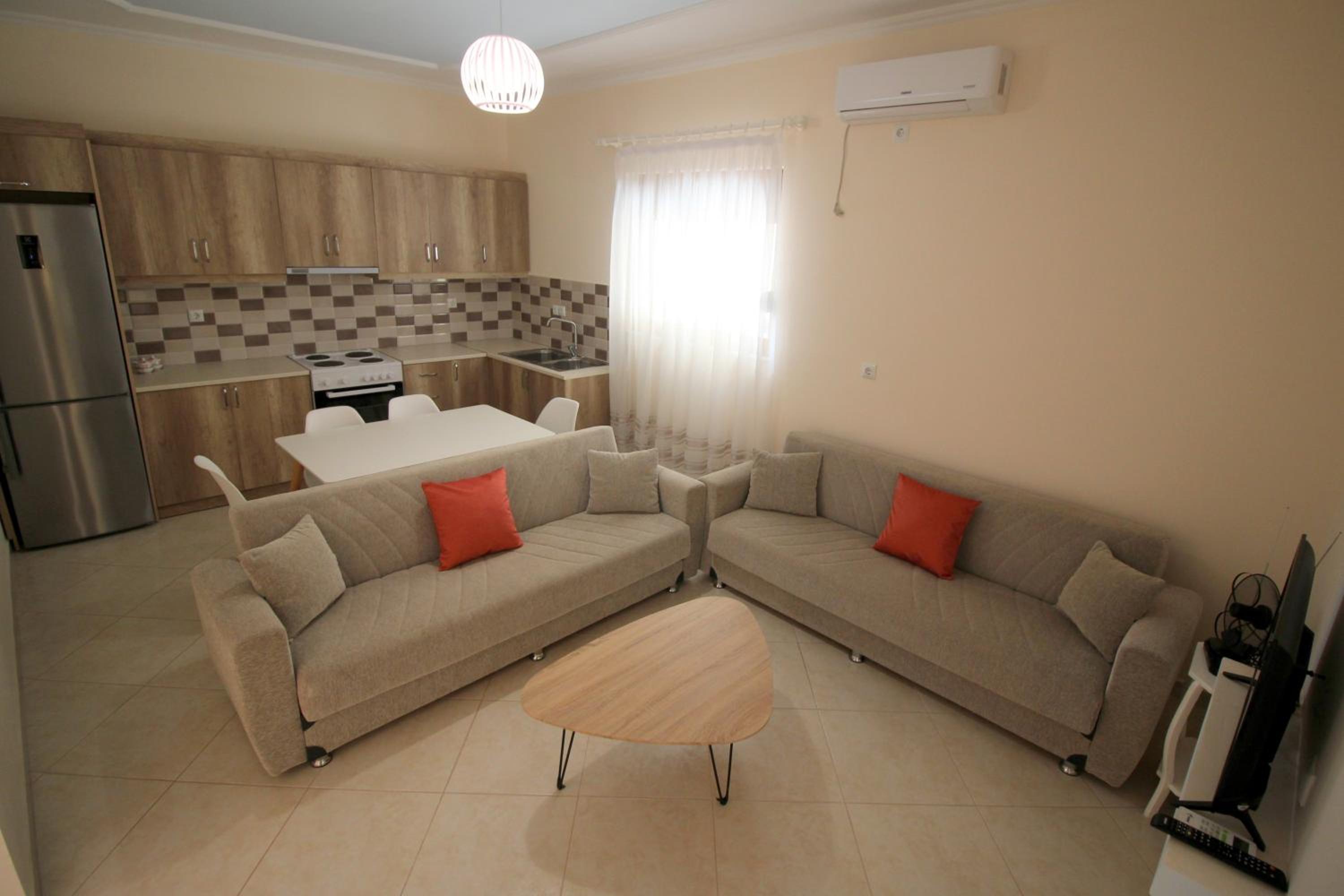 VILLA 24 Sarandë