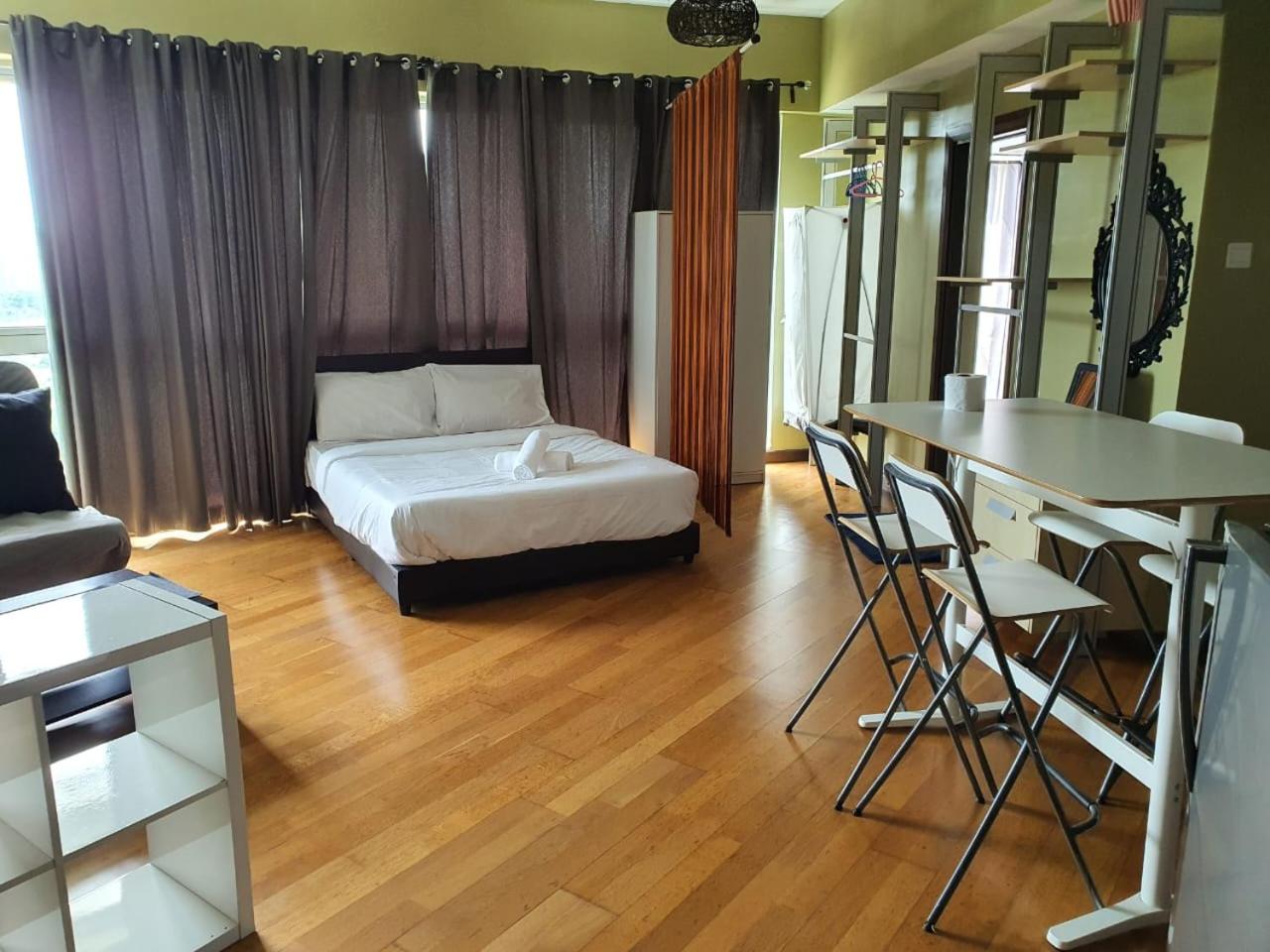 Regalia Residence KLCC View by iLuxHome