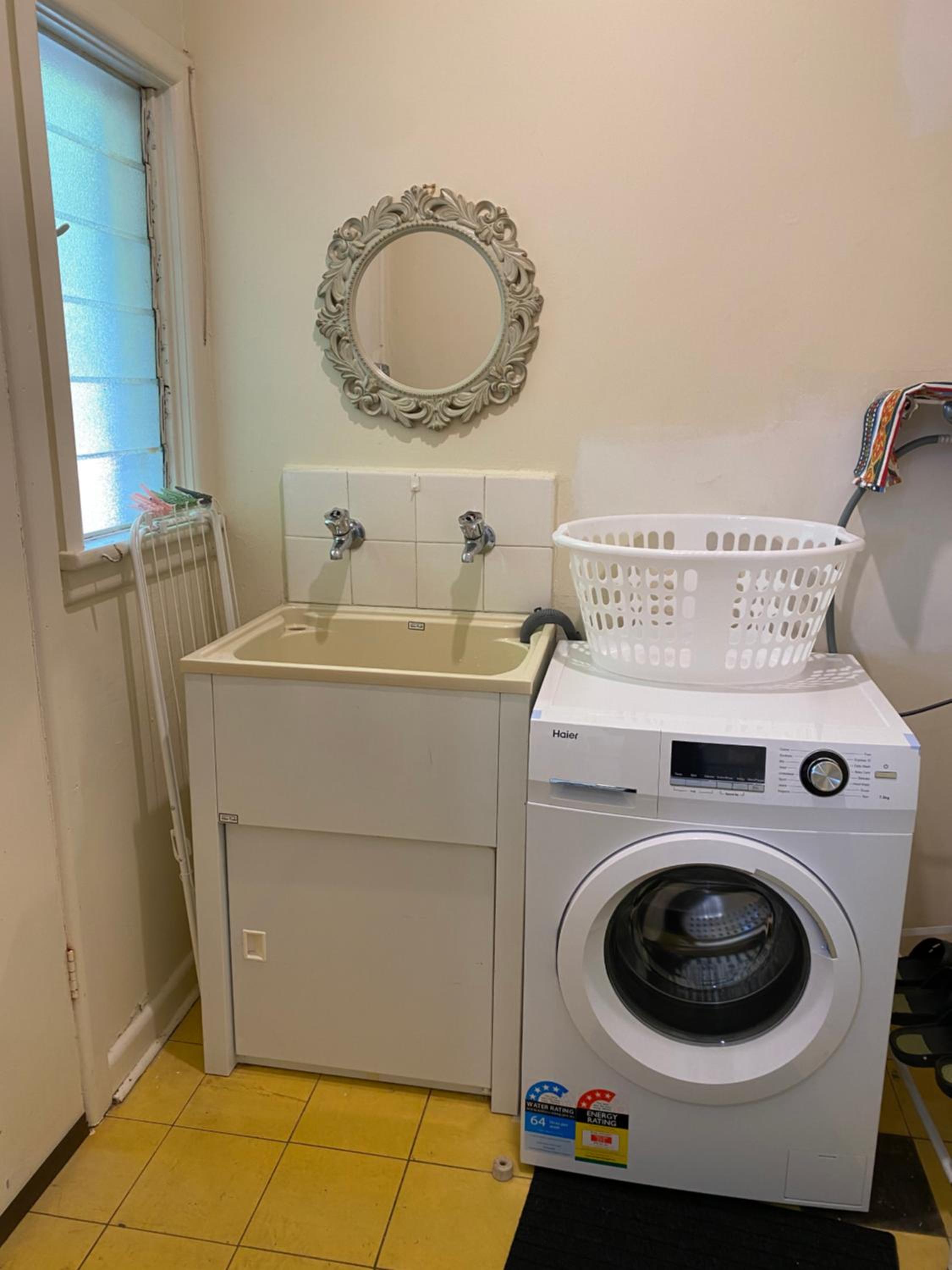 Mitcham Station Home Stay