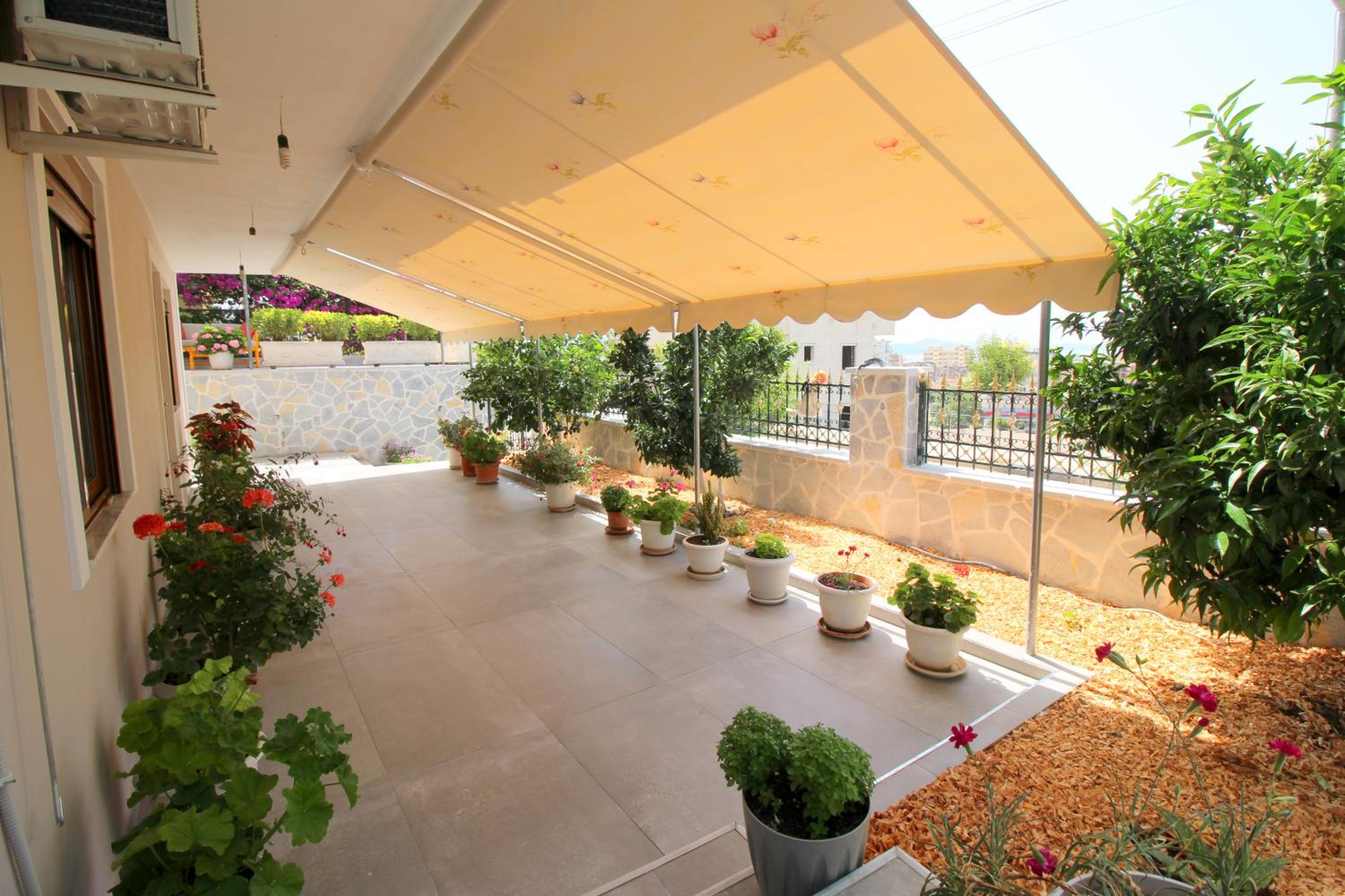 VILLA 24 Sarandë