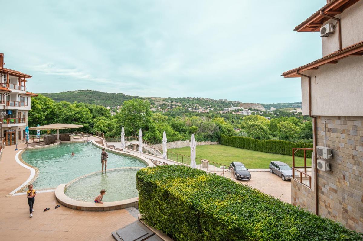 Balchik Vacations - Guest Apartment Vladi in Garden Palace Complex - Property Image 7