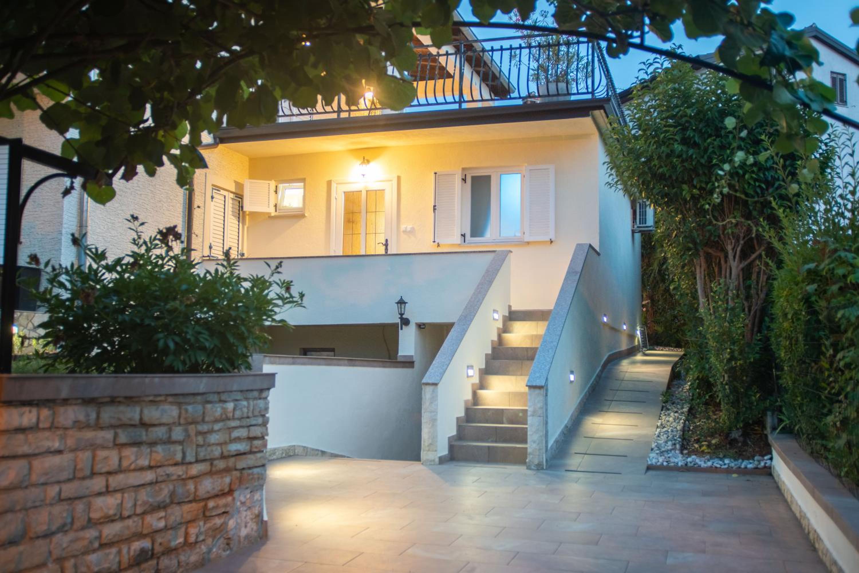 Hotel Wellness Studio D'Or - Exclusive NEW apartment With whirlpool, sauna, sunny terrace, private parking - Image 1