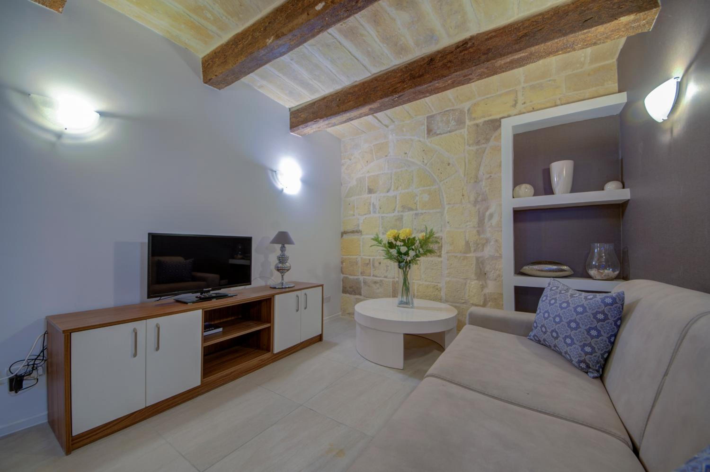 Tritoni Harbour suites - Valletta view 2