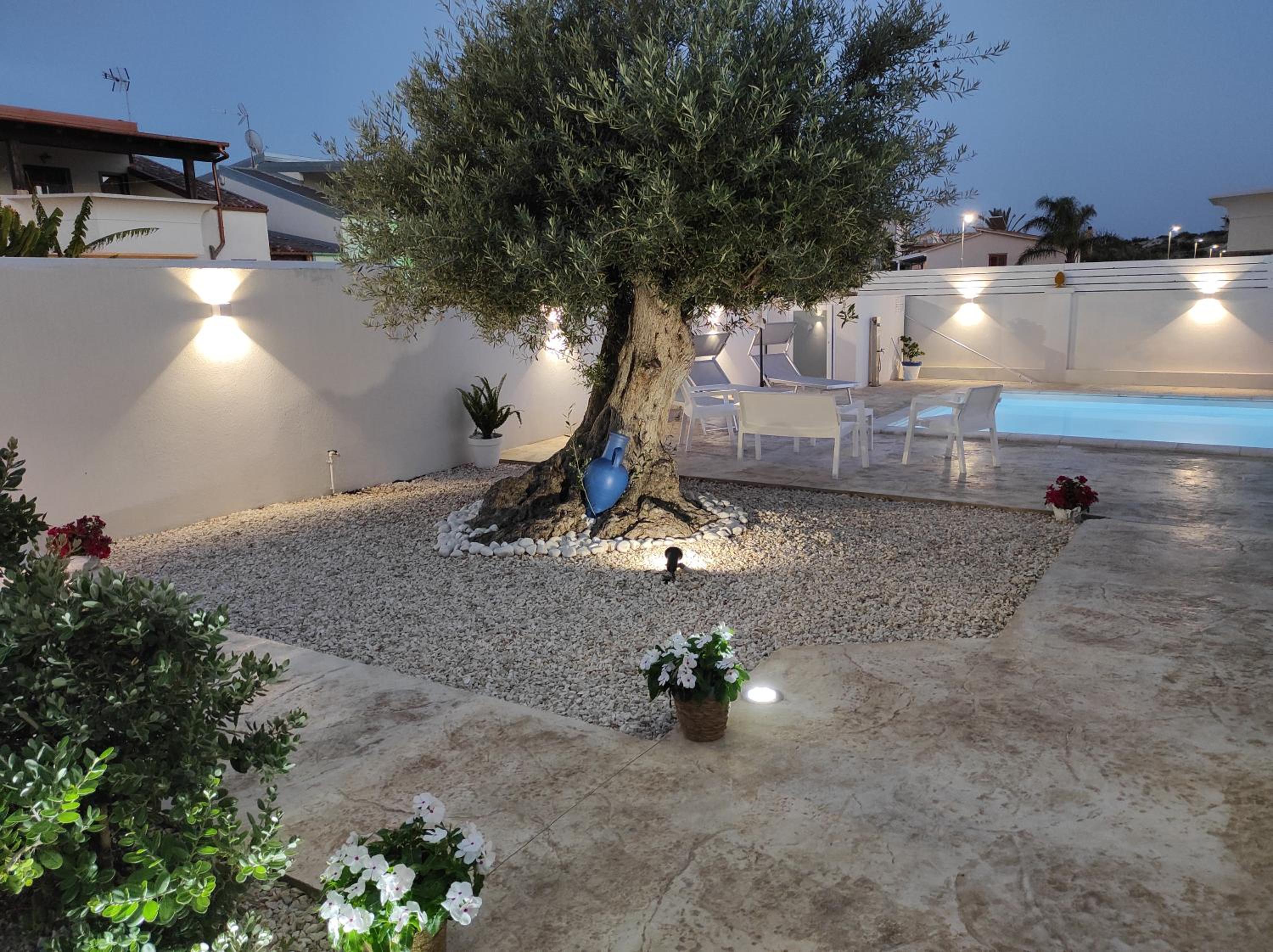 White Wall Home Scala dei turchi view 2