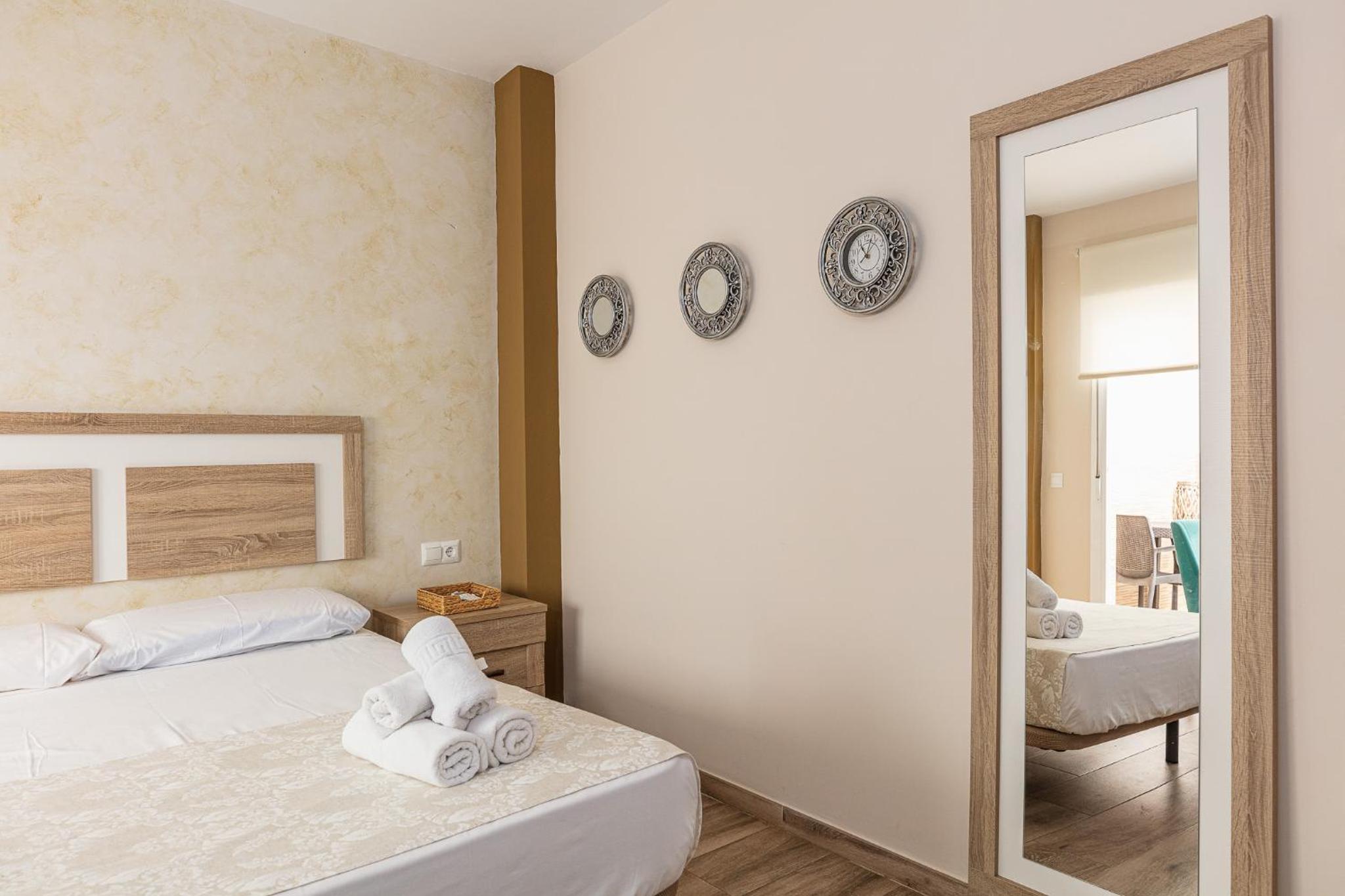 Apartamentos Lola Beach