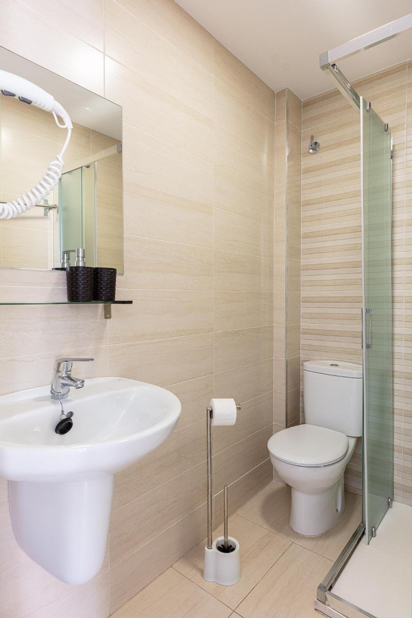Apartamentos Lola Beach