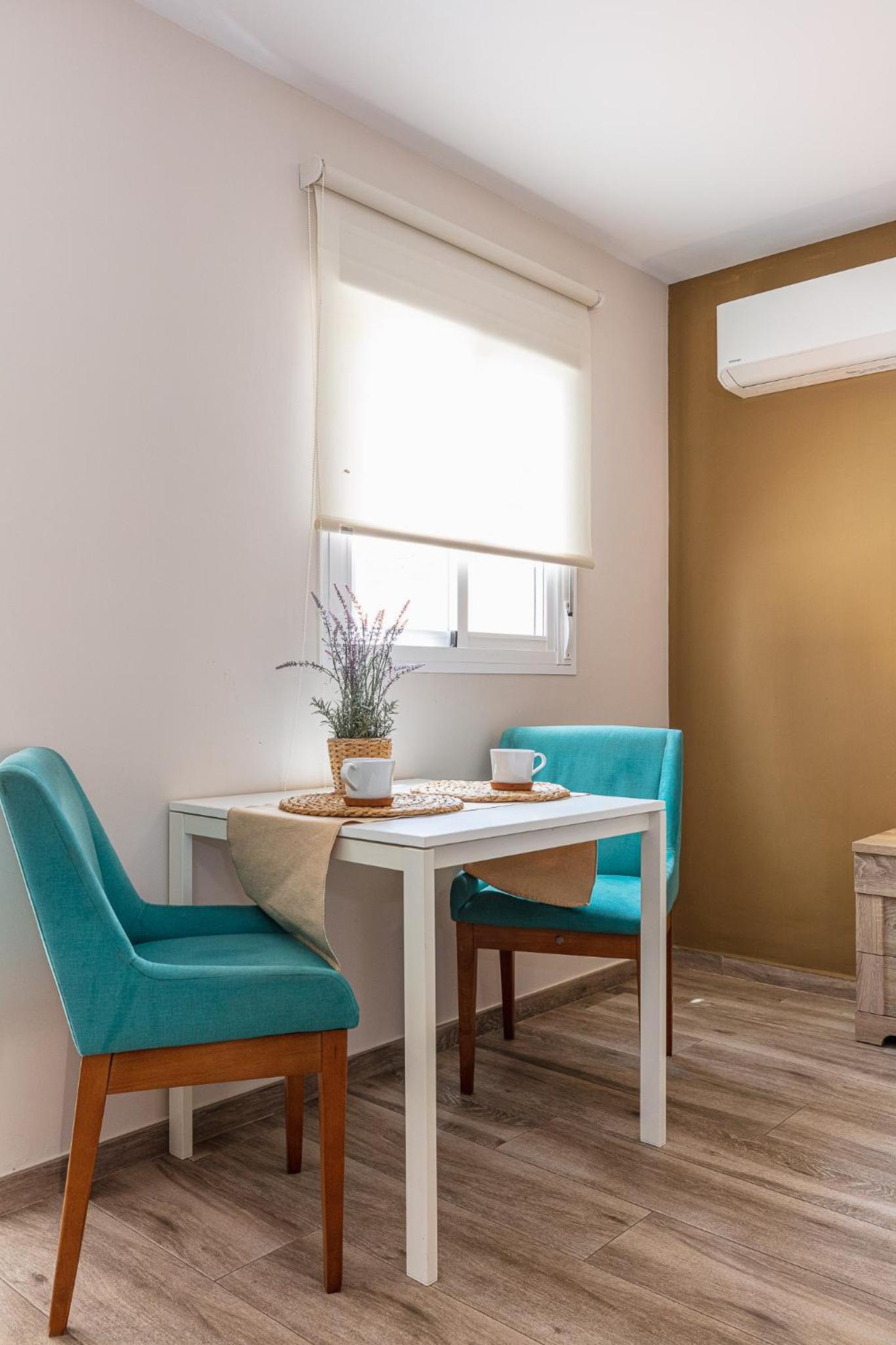 Apartamentos Lola Beach