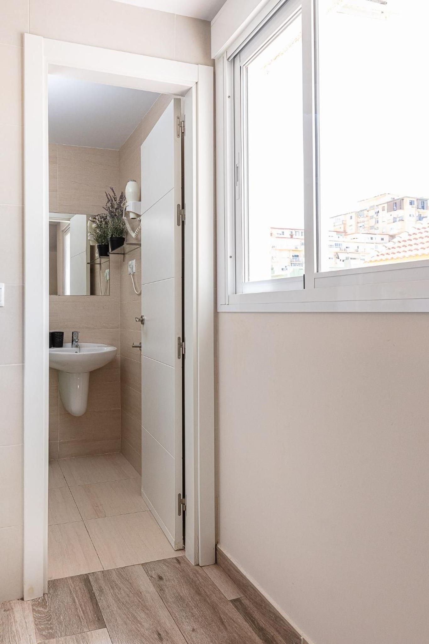 Apartamentos Lola Beach