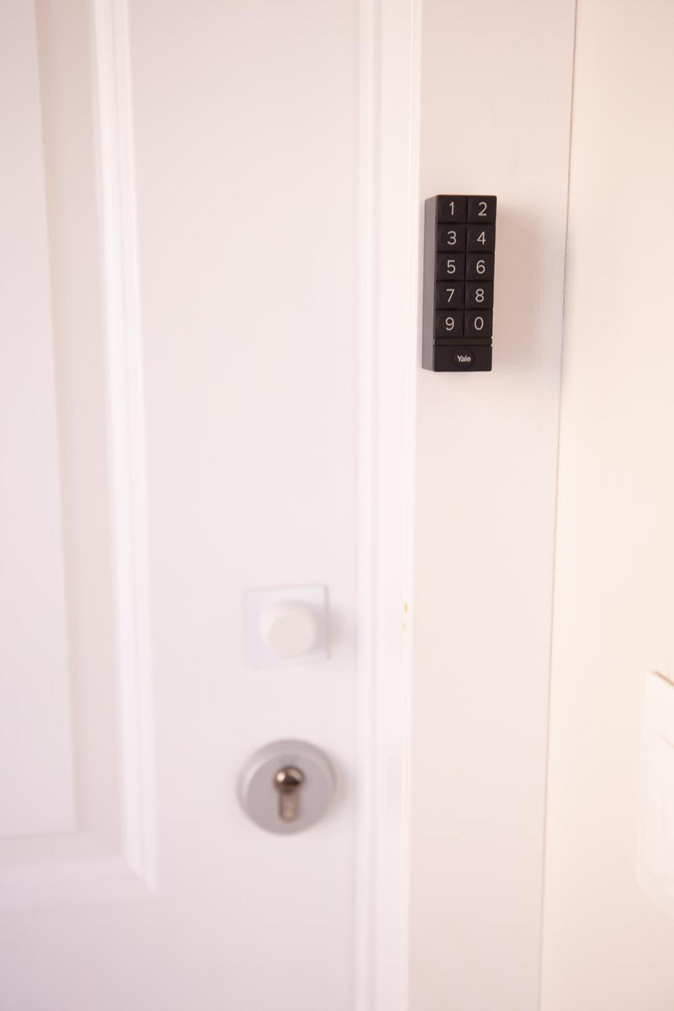 Apartamentos Lola Beach