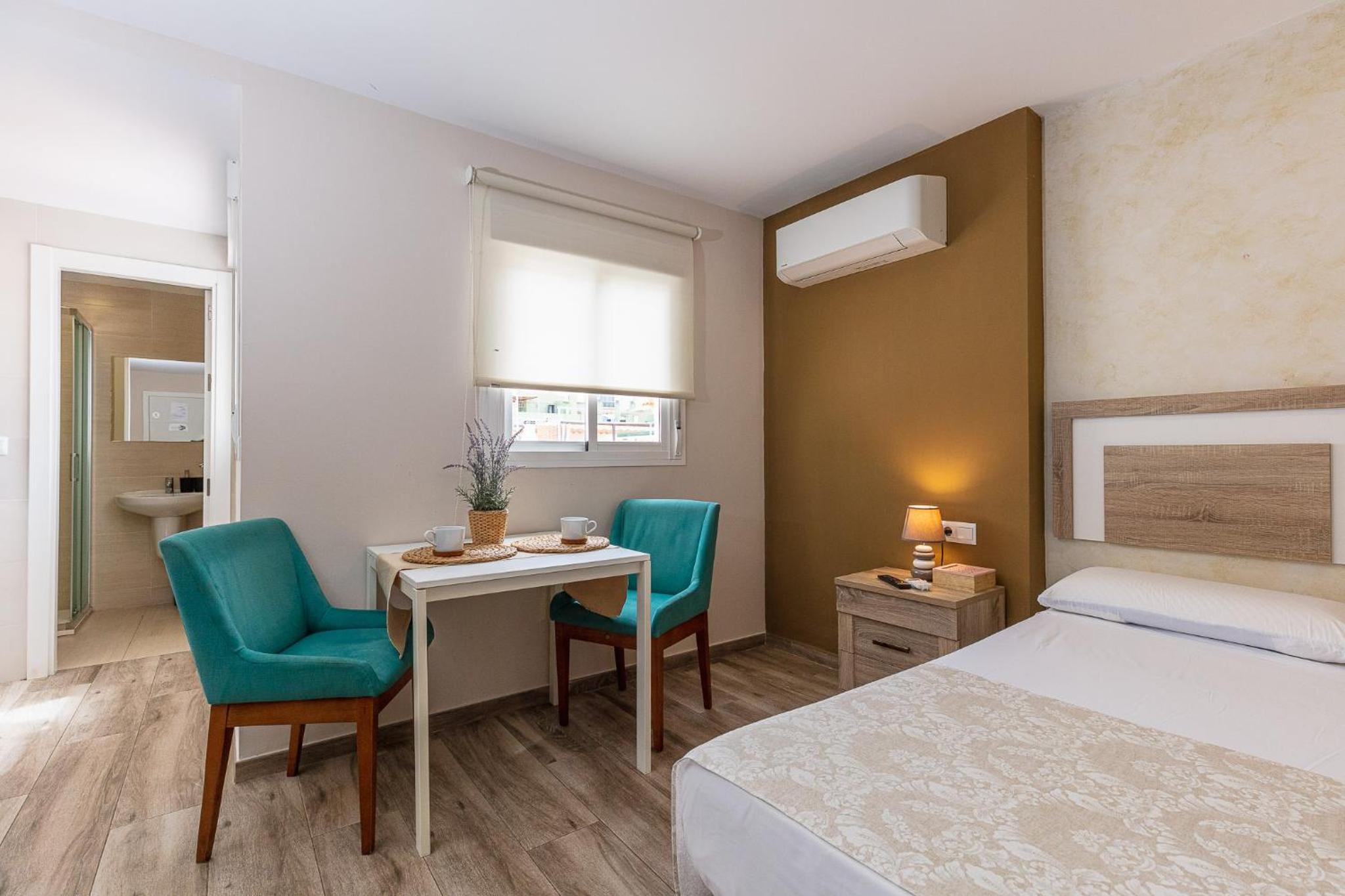Apartamentos Lola Beach