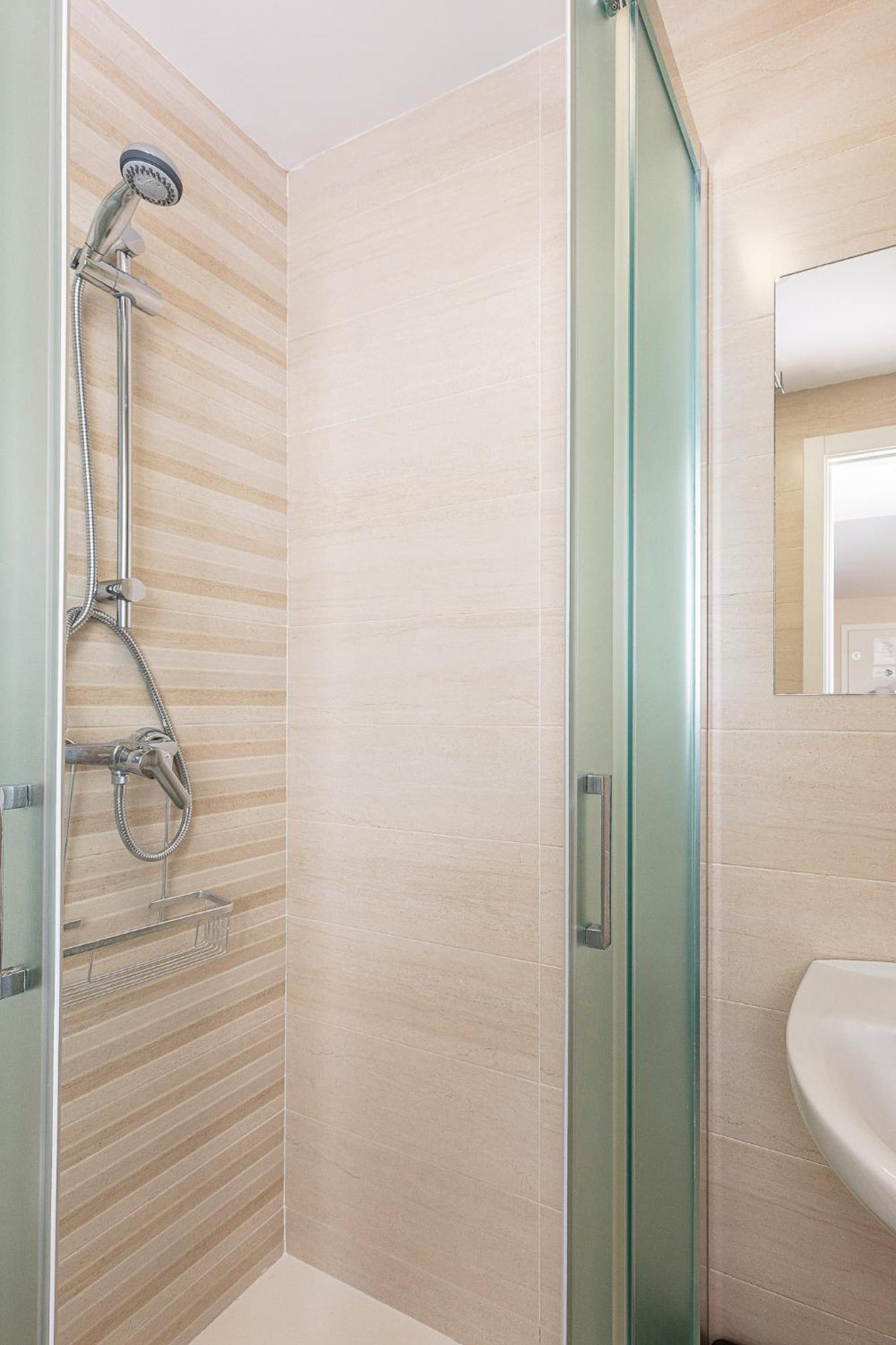 Apartamentos Lola Beach