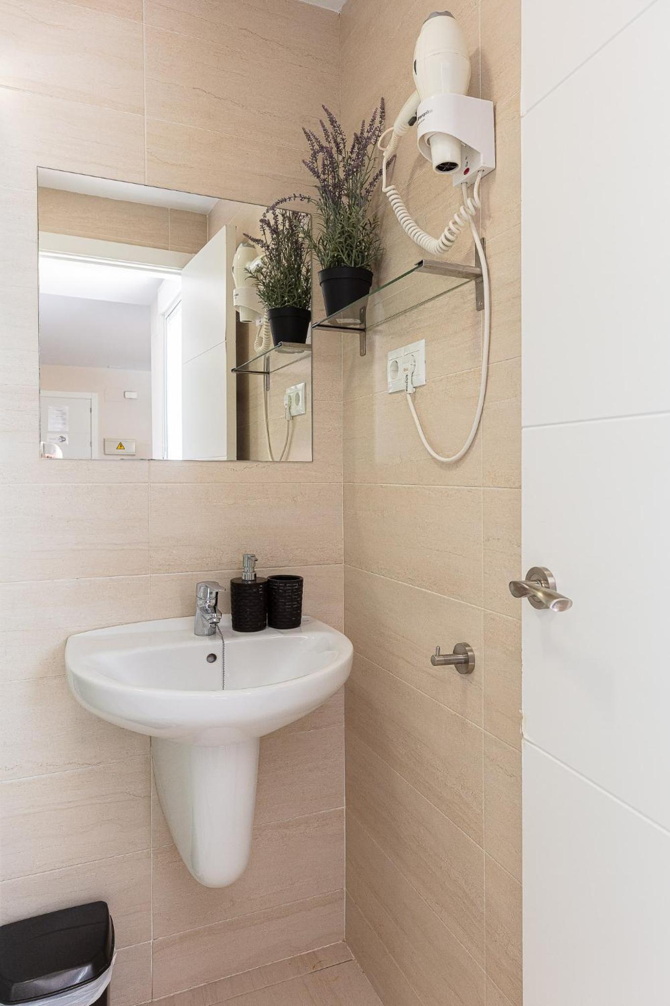 Apartamentos Lola Beach