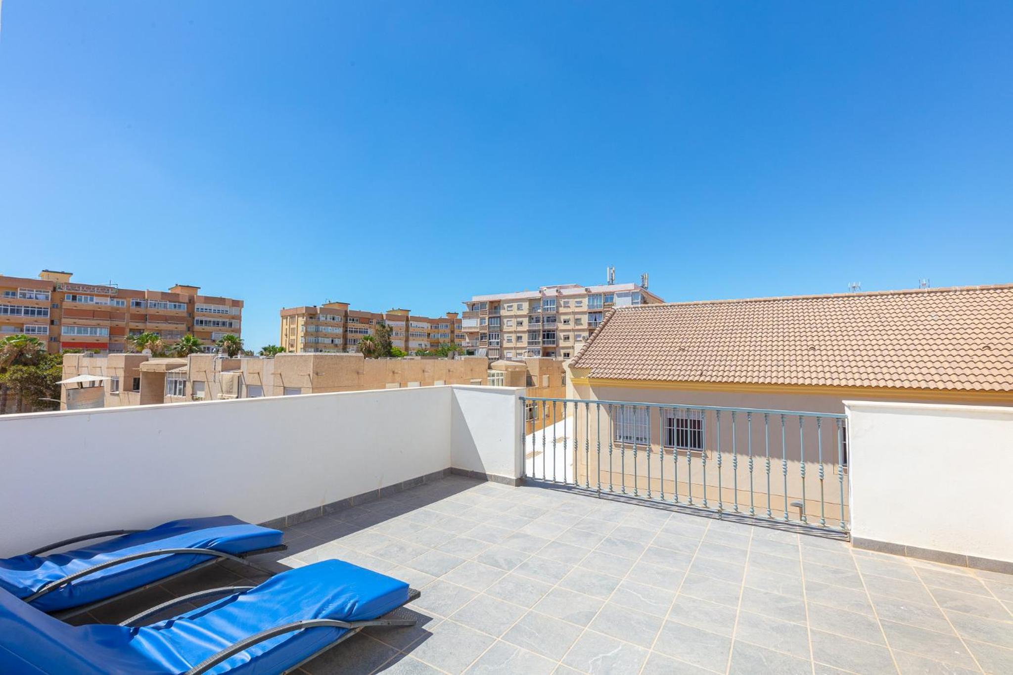 Apartamentos Lola Beach