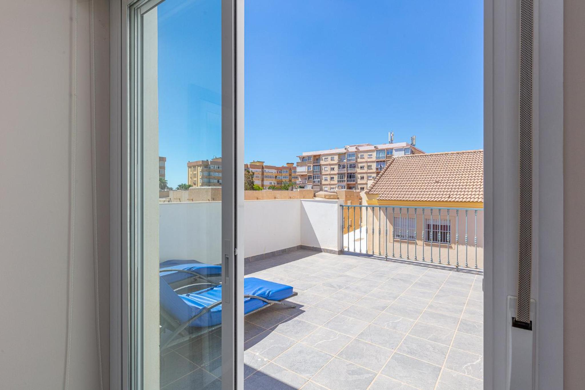Apartamentos Lola Beach
