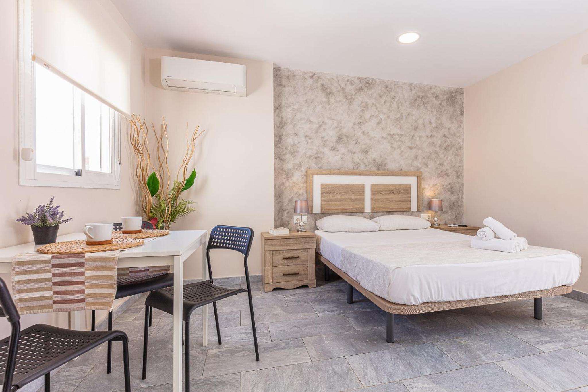 Apartamentos Lola Beach