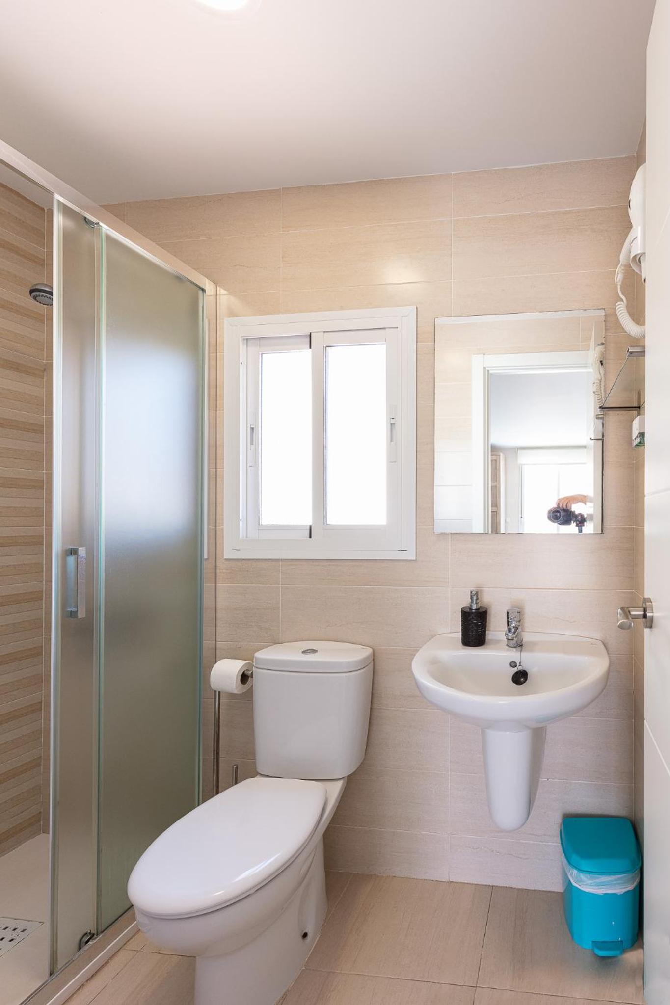Apartamentos Lola Beach