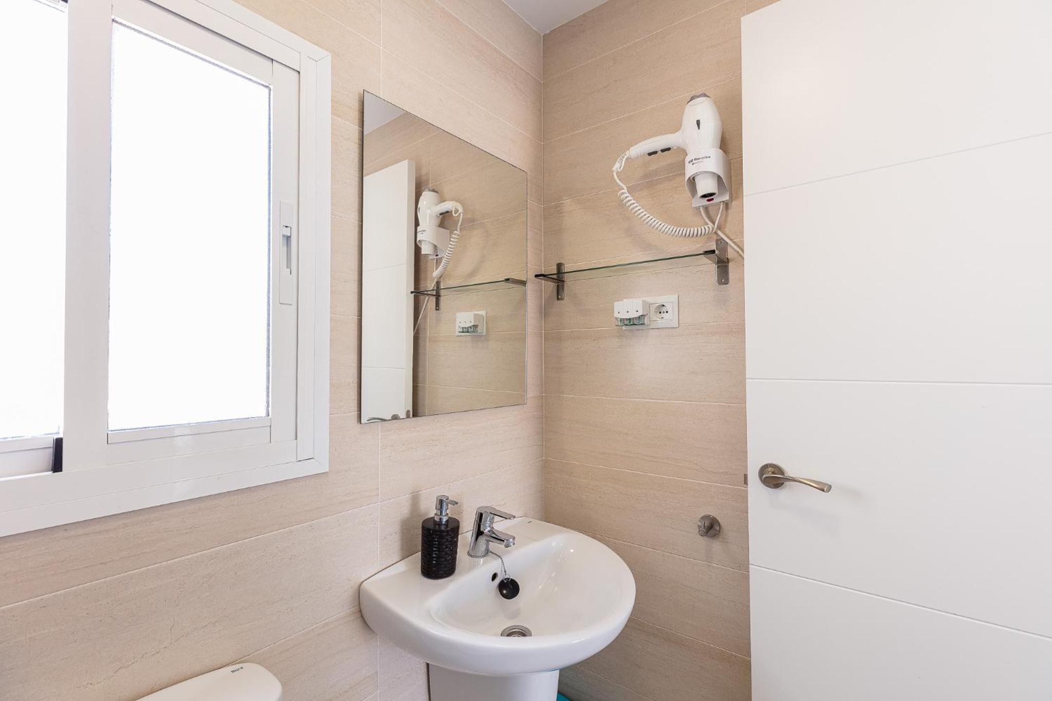 Apartamentos Lola Beach