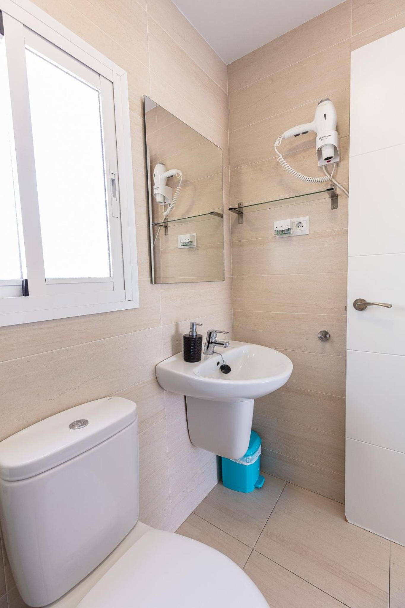 Apartamentos Lola Beach