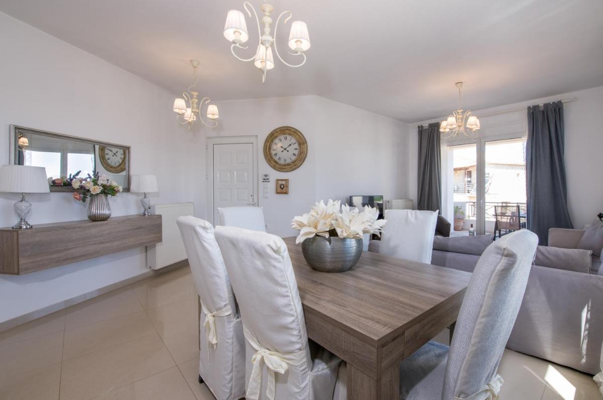 Casa Magnolia - Spacious Home in heart of Akrotiri photo 5