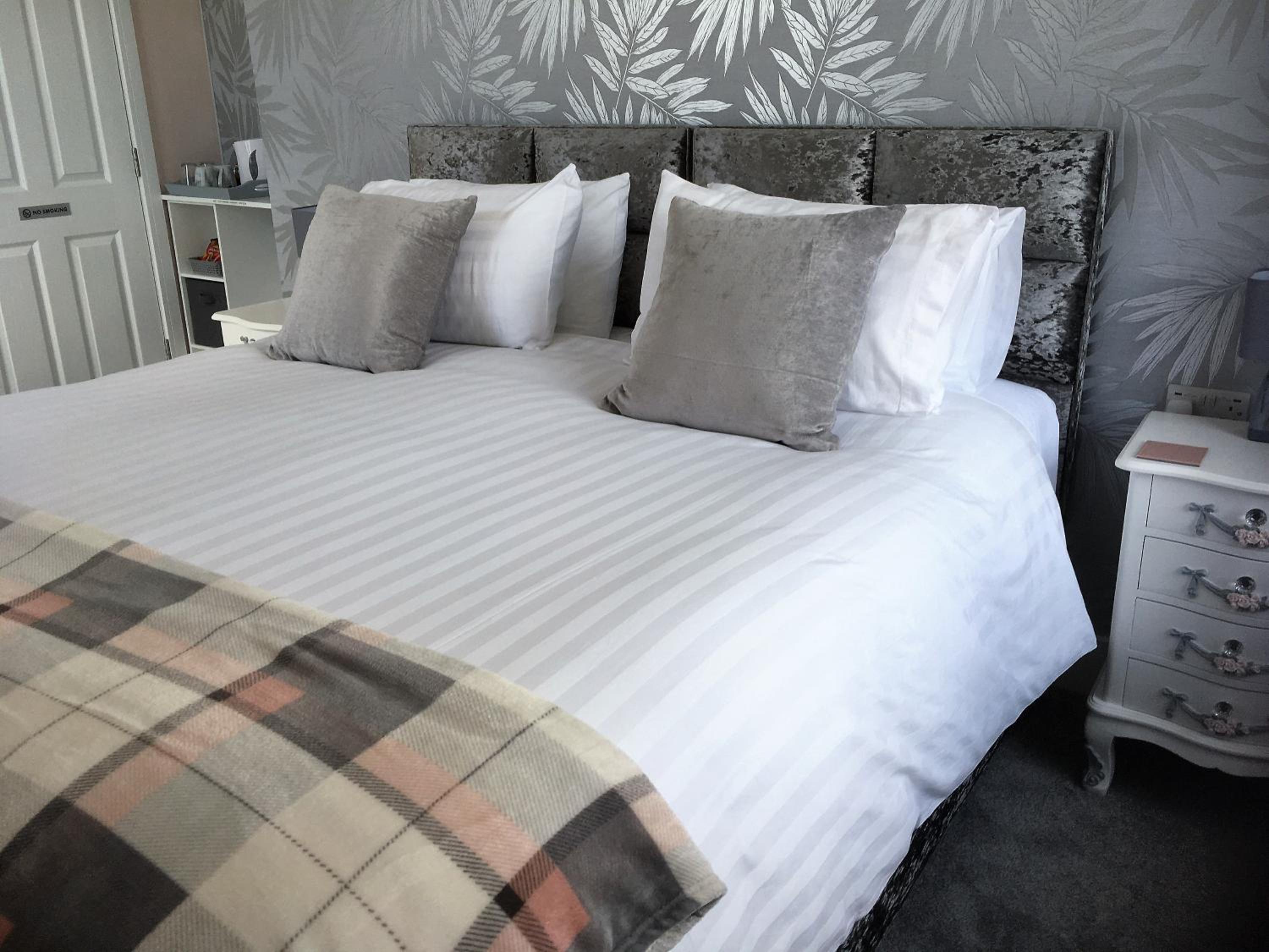 Loggans Lodge view 4