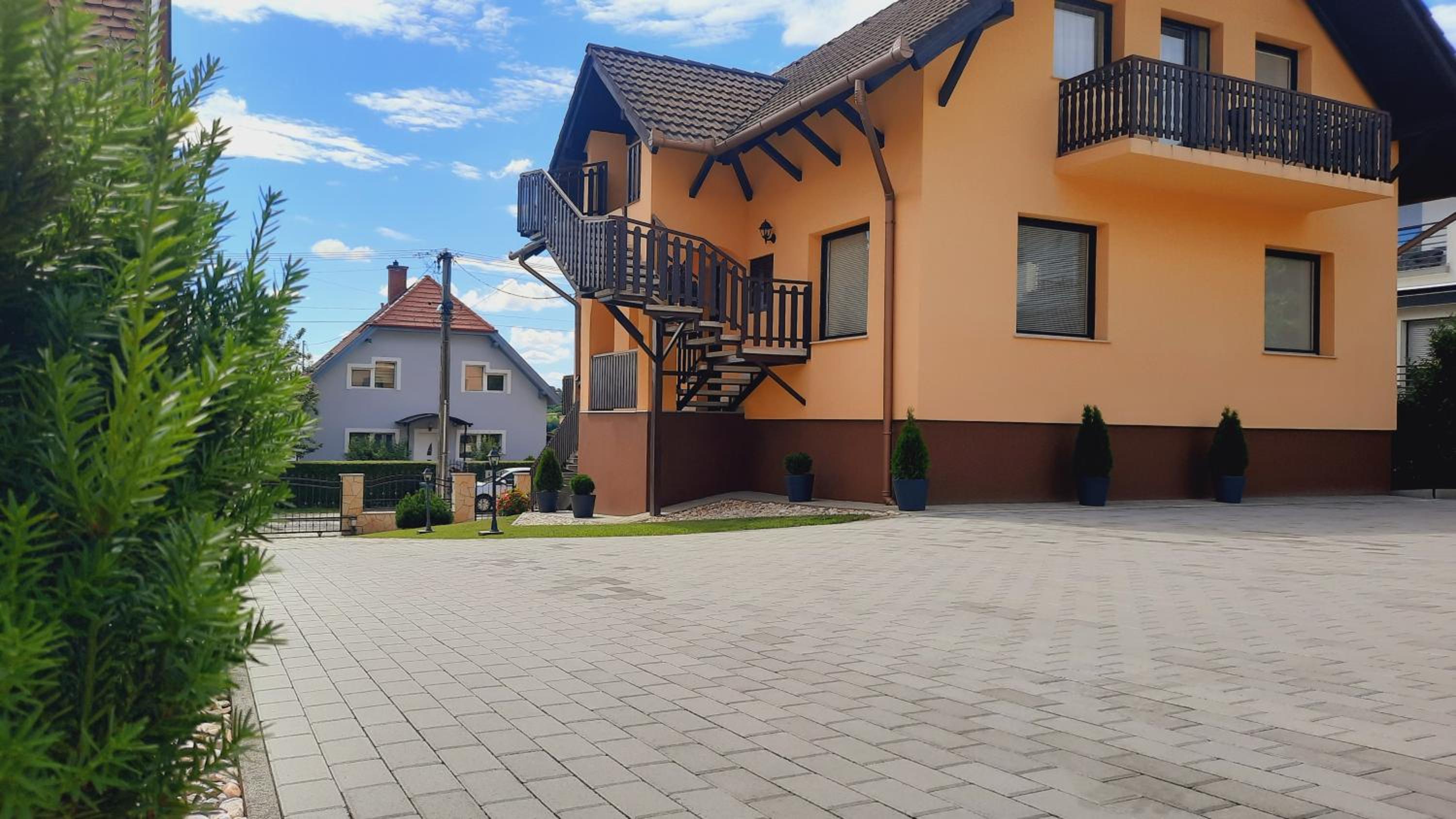 Apartmanház King view 5