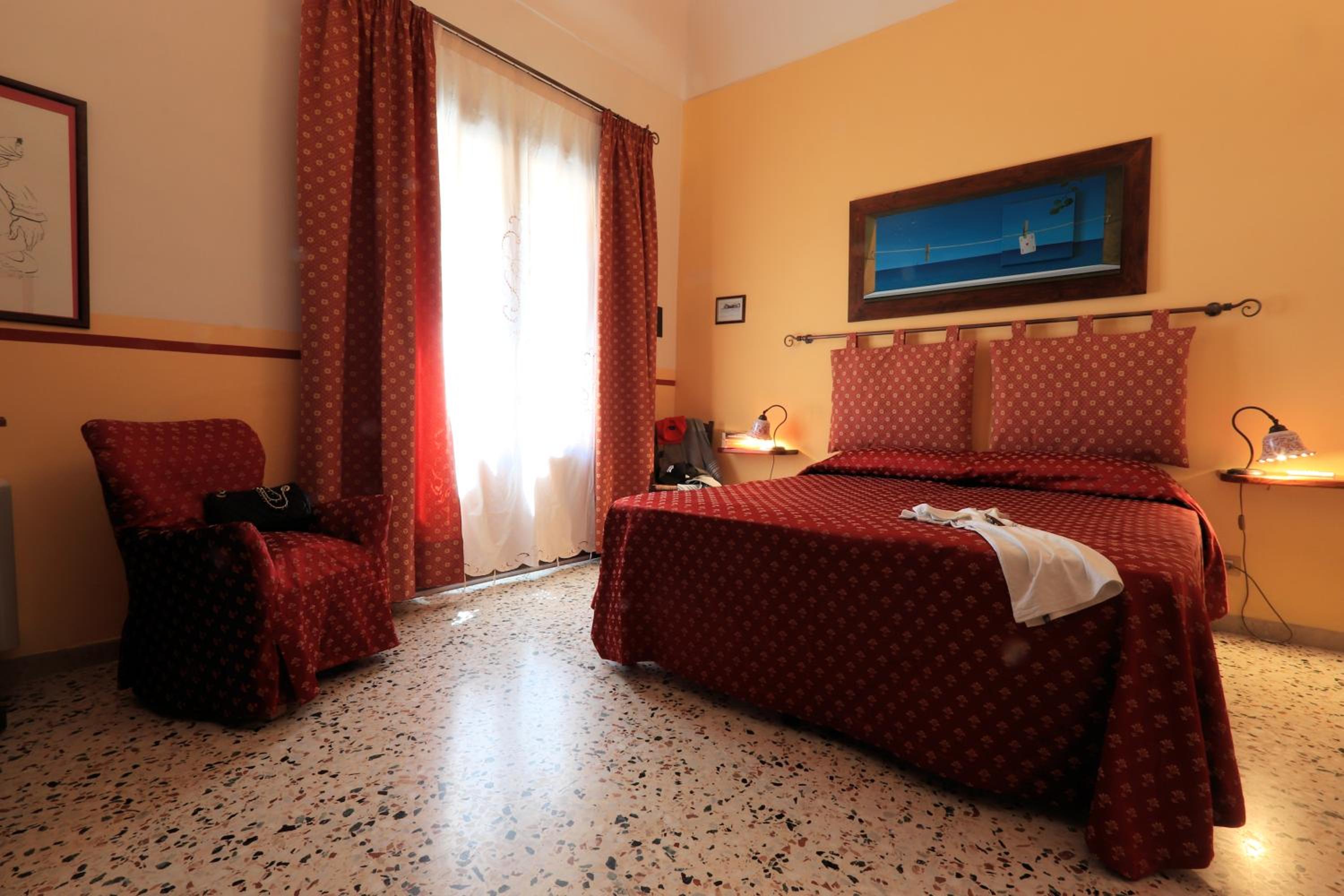 Sicilia Ovest - Domus Mariae Charming Apartments with Balcony