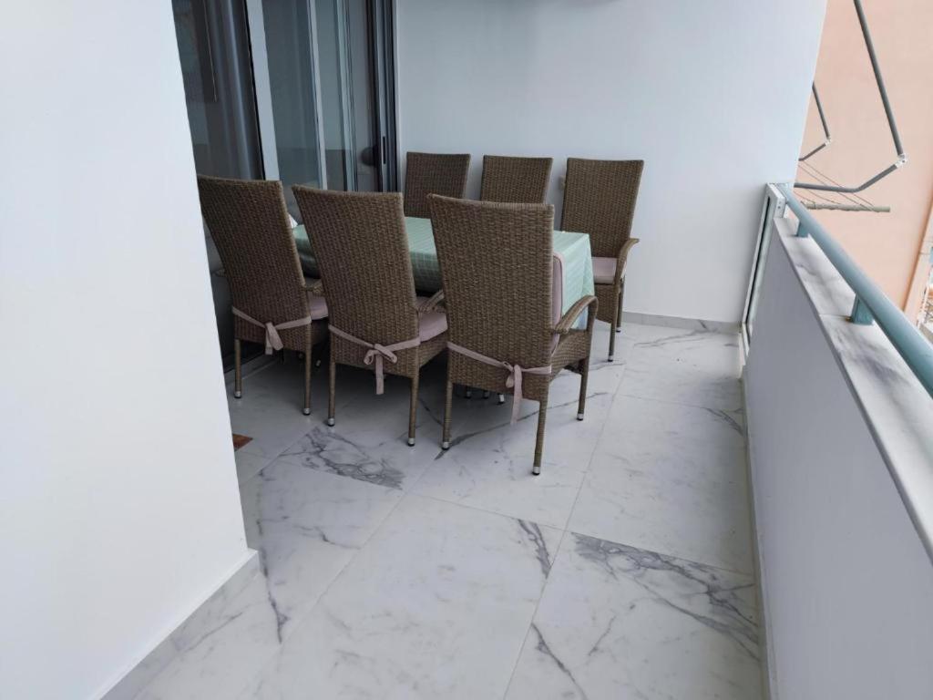 Aria Seaview Apartments