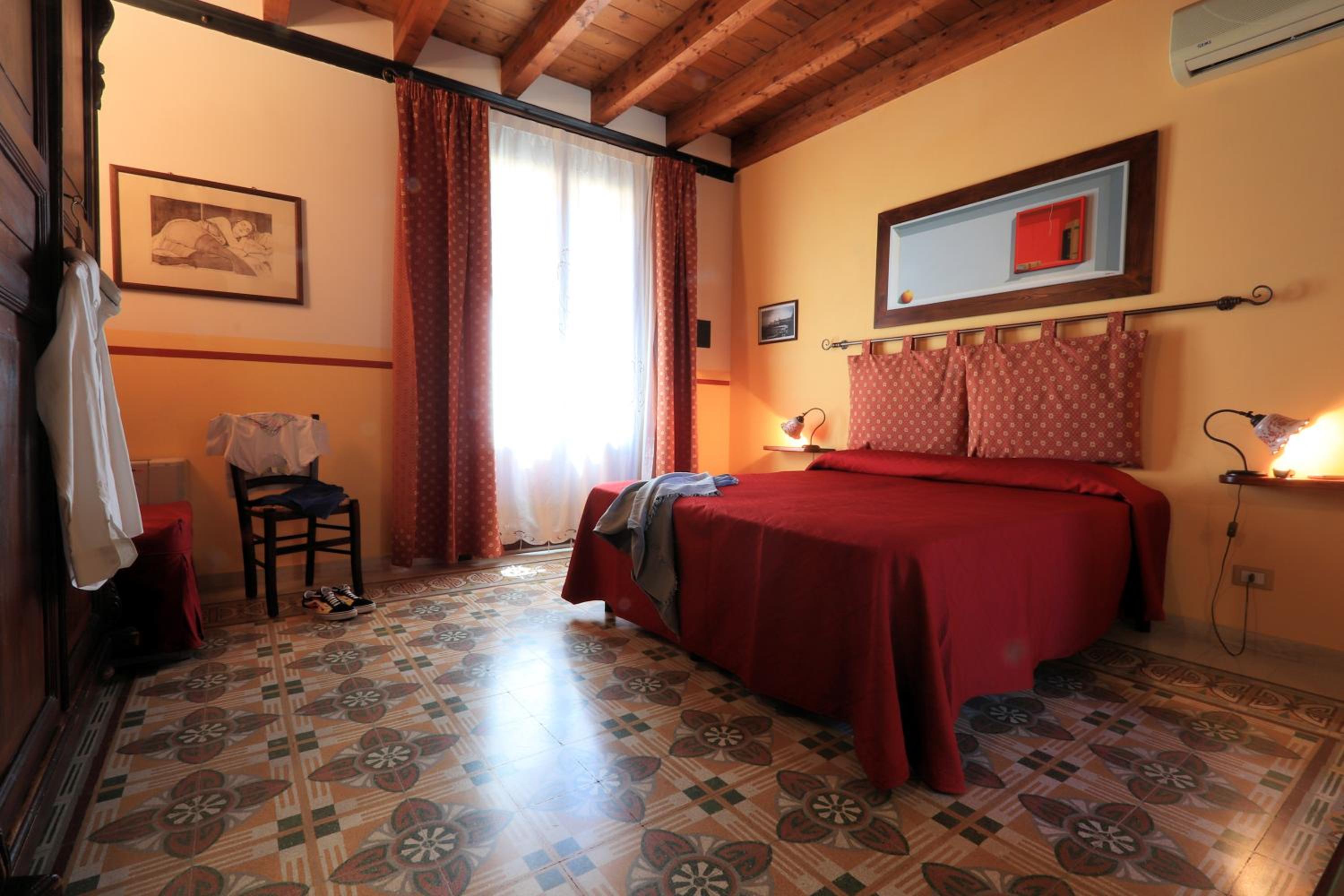 Sicilia Ovest - Domus Mariae Charming Apartments with Balcony