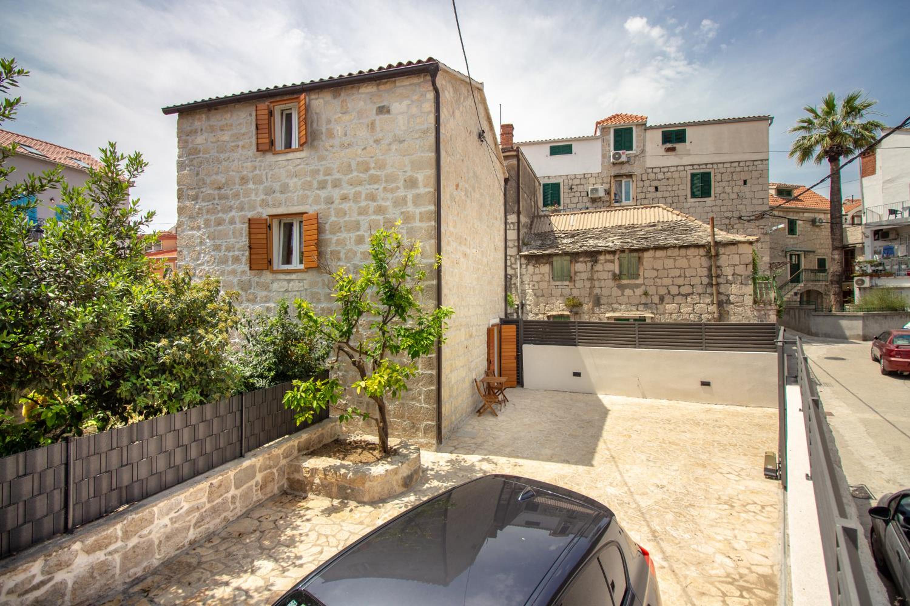 Maki Stone House - Parking on request ! view 2
