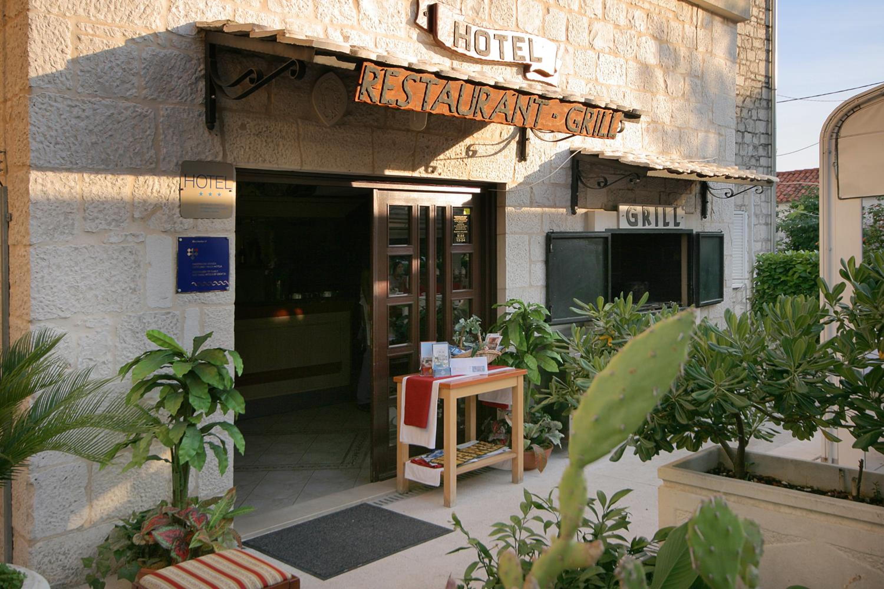Hotel Trogir - Image 1