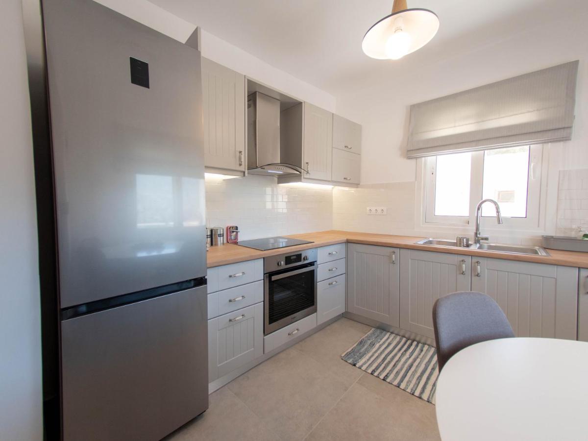 Up the Stairs Renovated Apartment with Sea View view 2