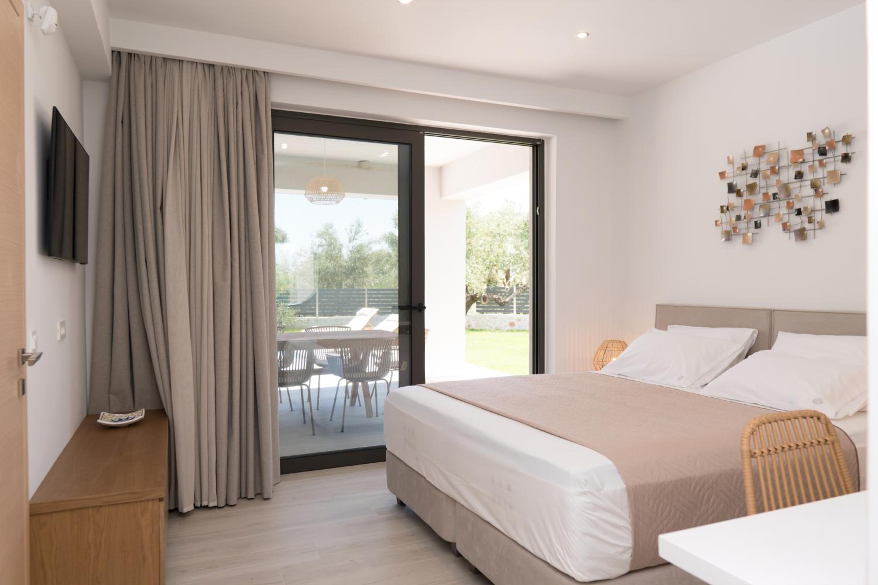 Ariadne Elegant Villa