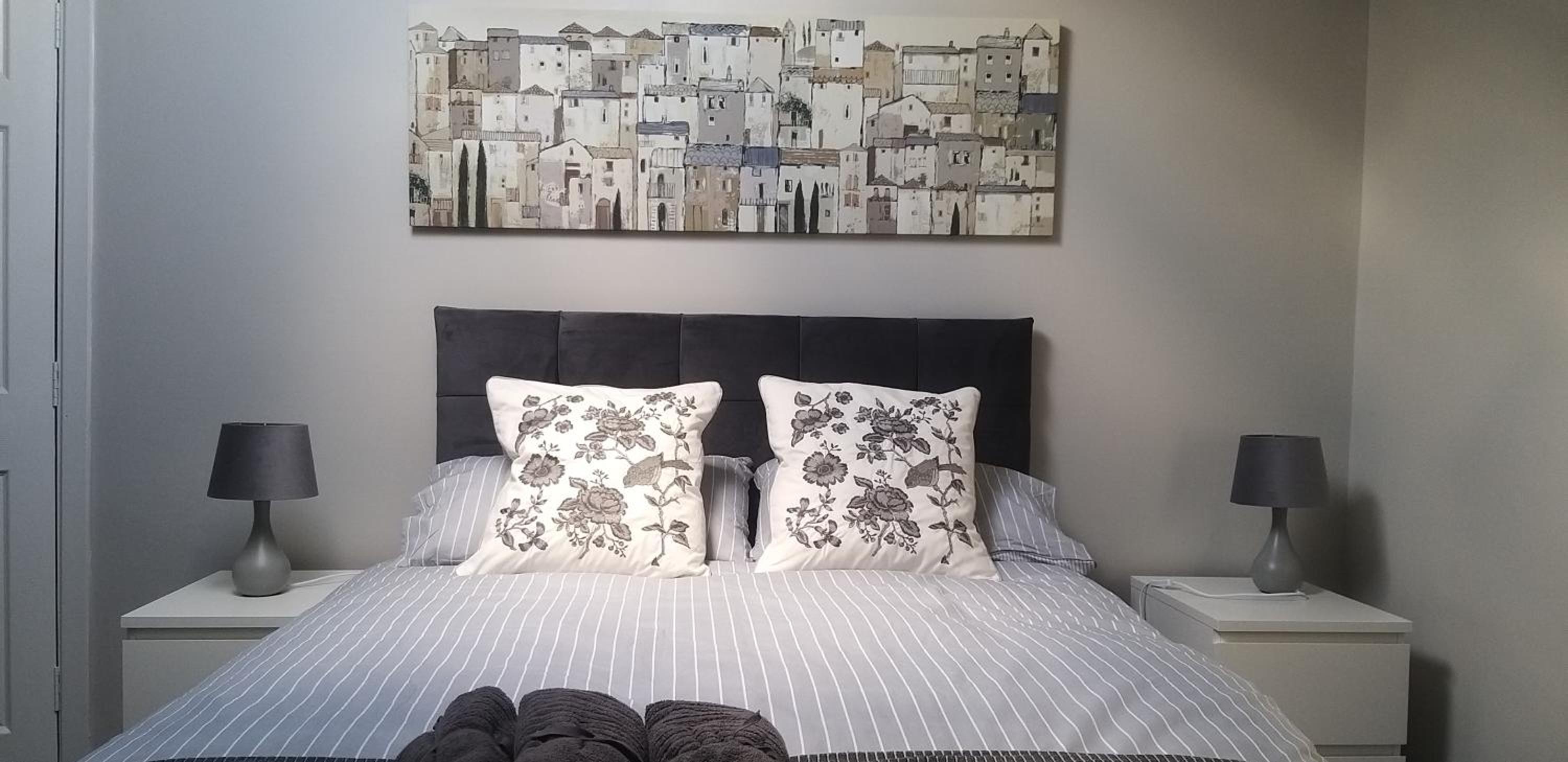 St. James Street Townhouse Belfast view 3