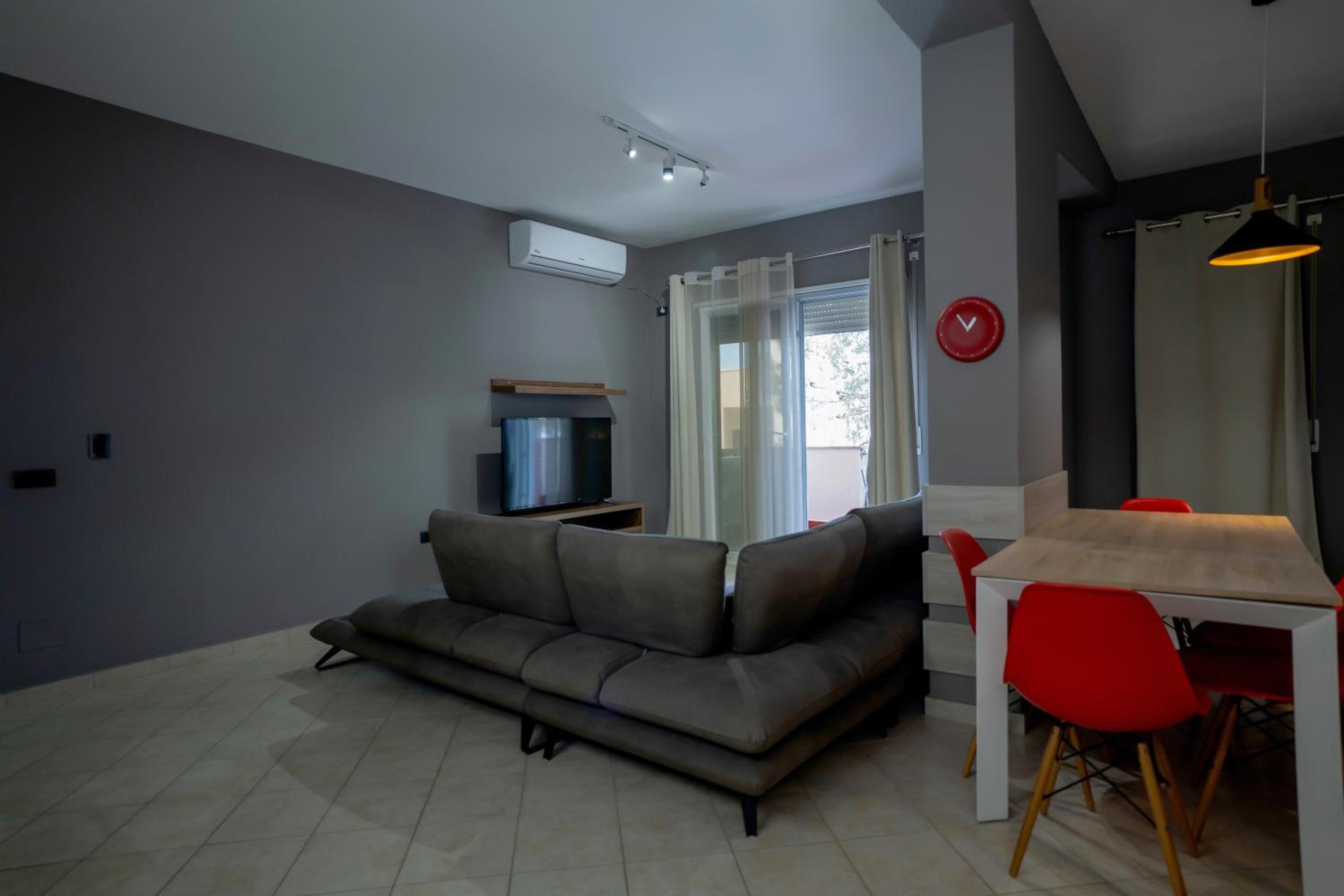 Evergreen Pines Apartment
