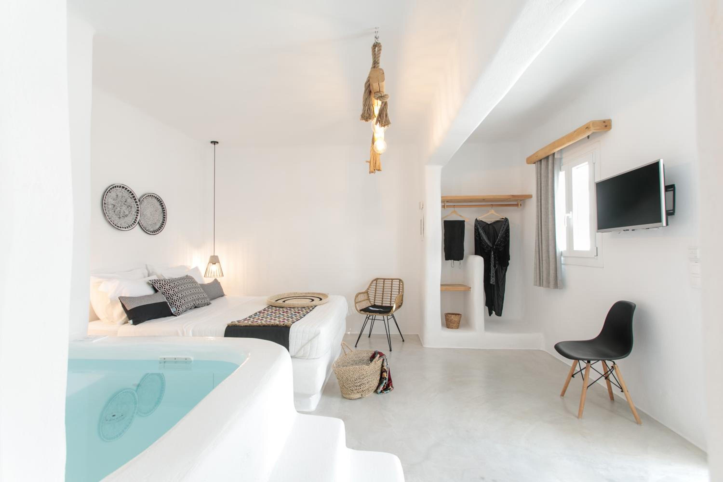 Irida Vacation Suites — photo 10