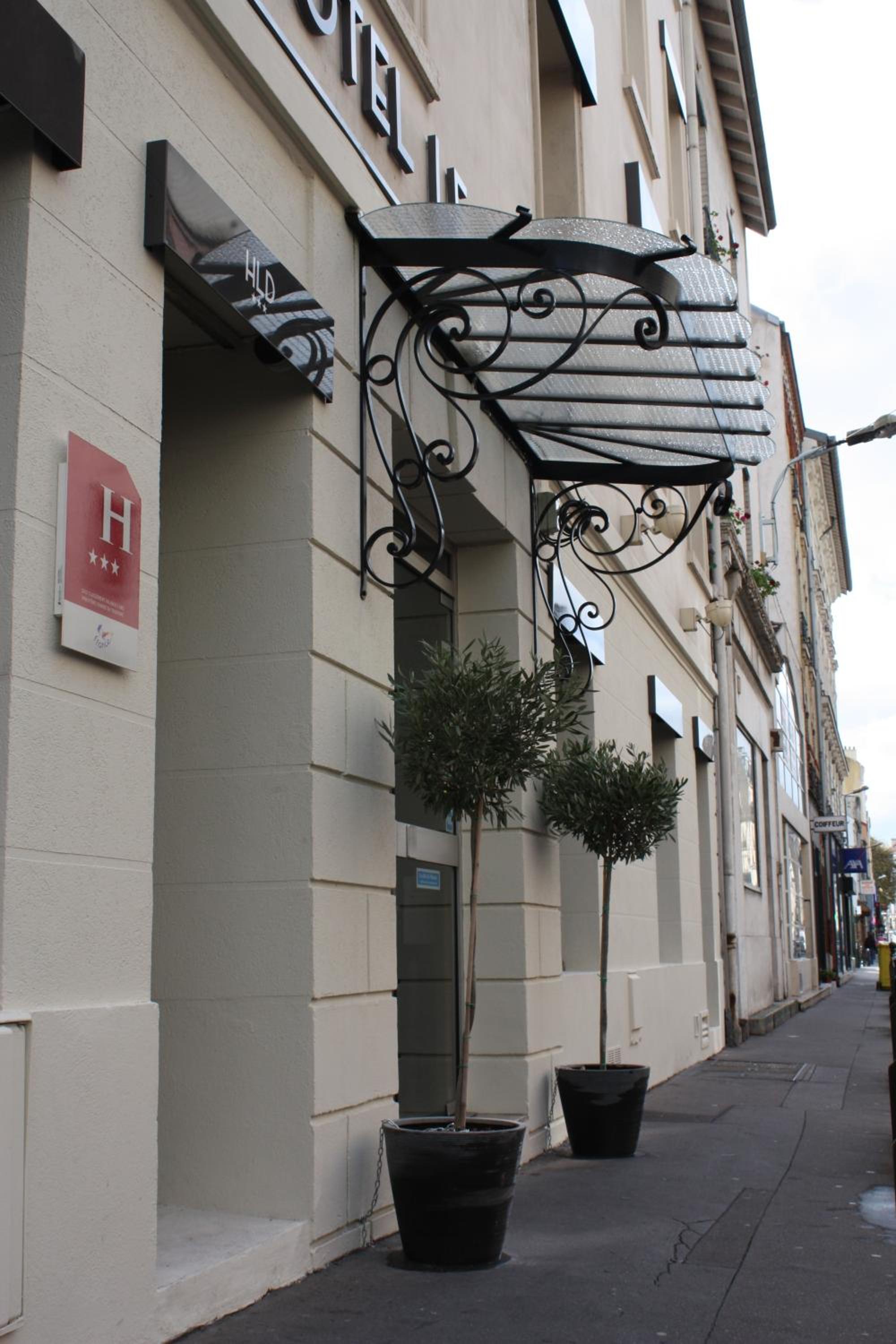 Puteaux Vacations - Hotel Dauphin - Property Image 4