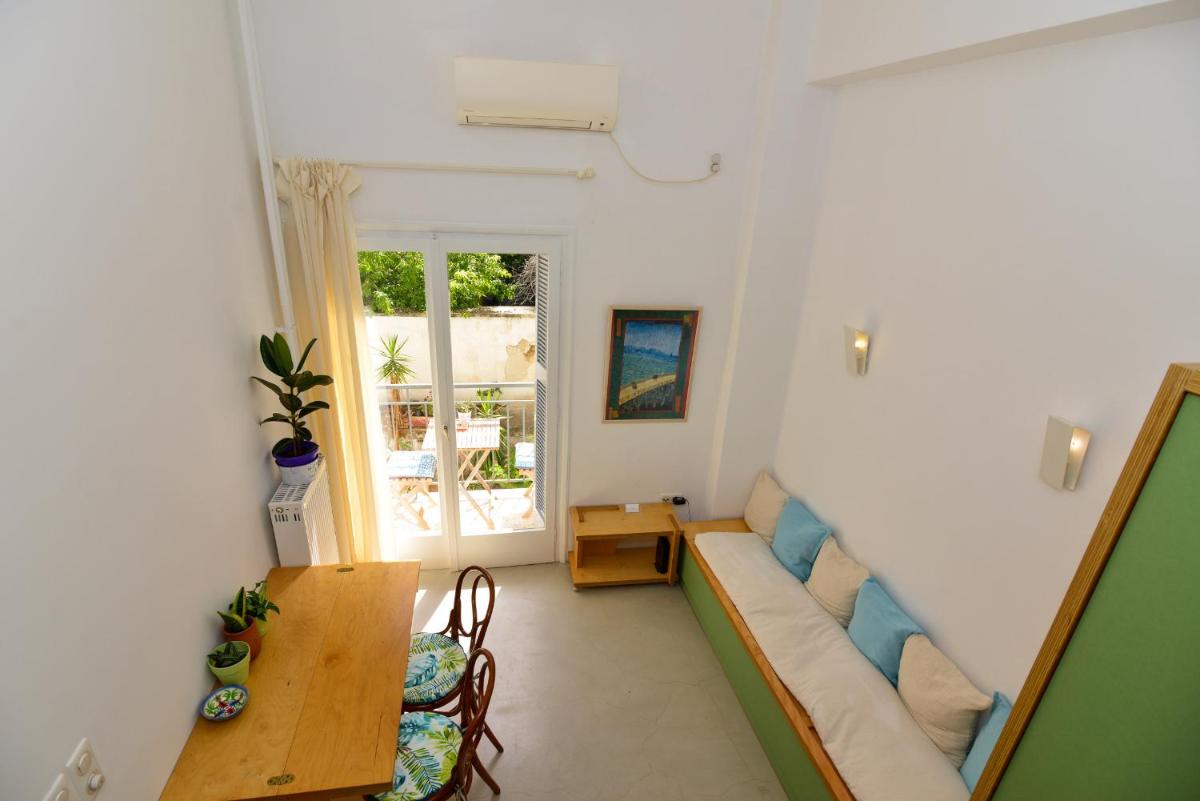 Athens cozy Studio 4 min walk to the Acropolis hil photo 5