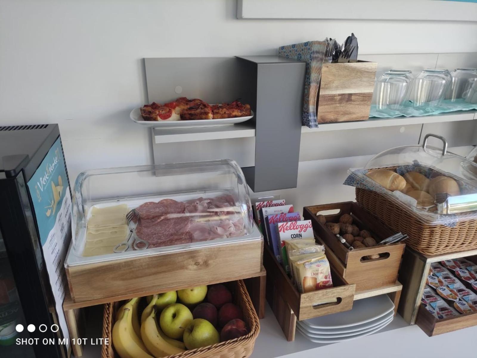 AleVa Rooms en Vieste — dining